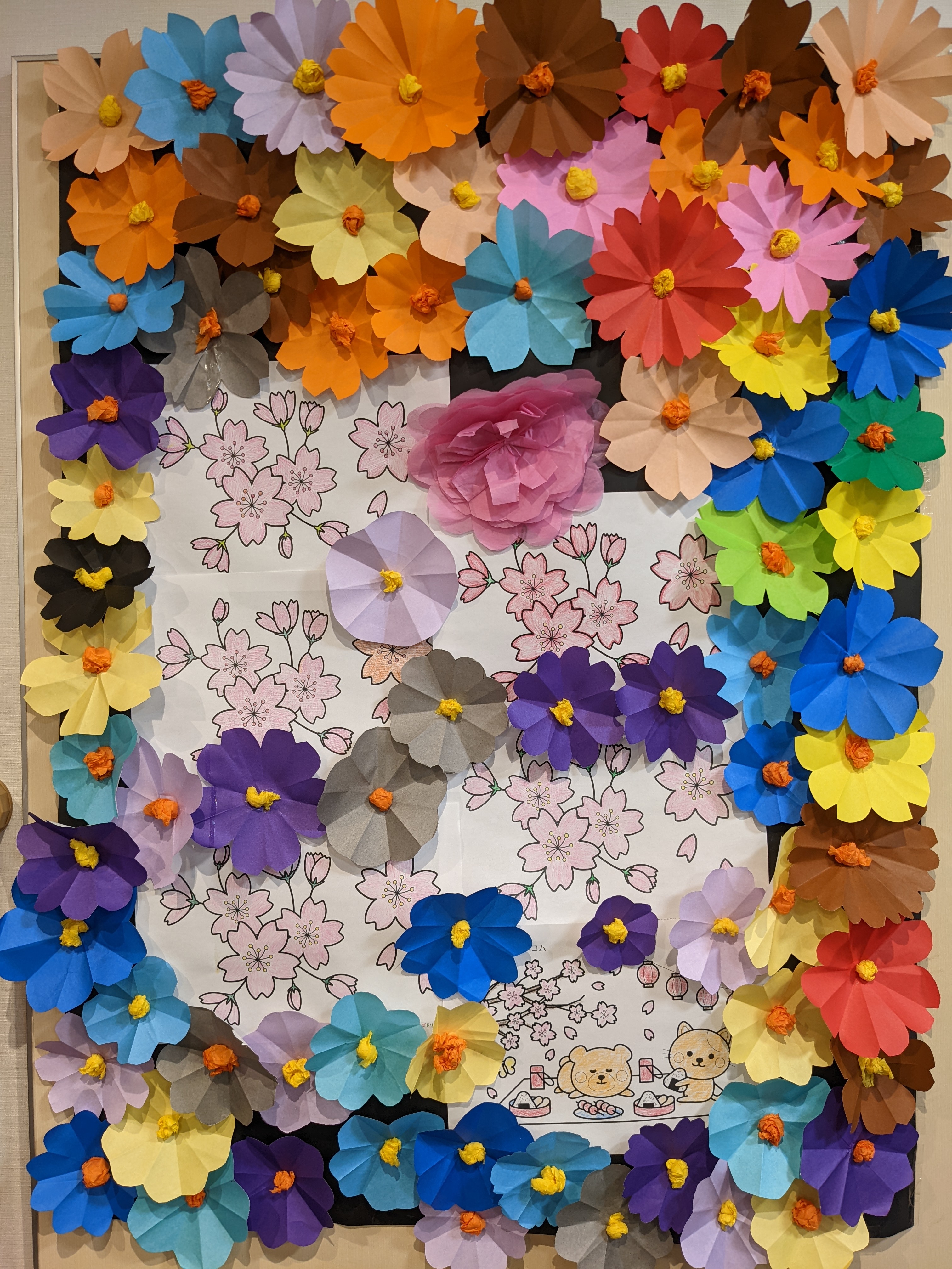 【葛飾奥戸】折り紙と塗り絵で桜の絵を作りました（4月）