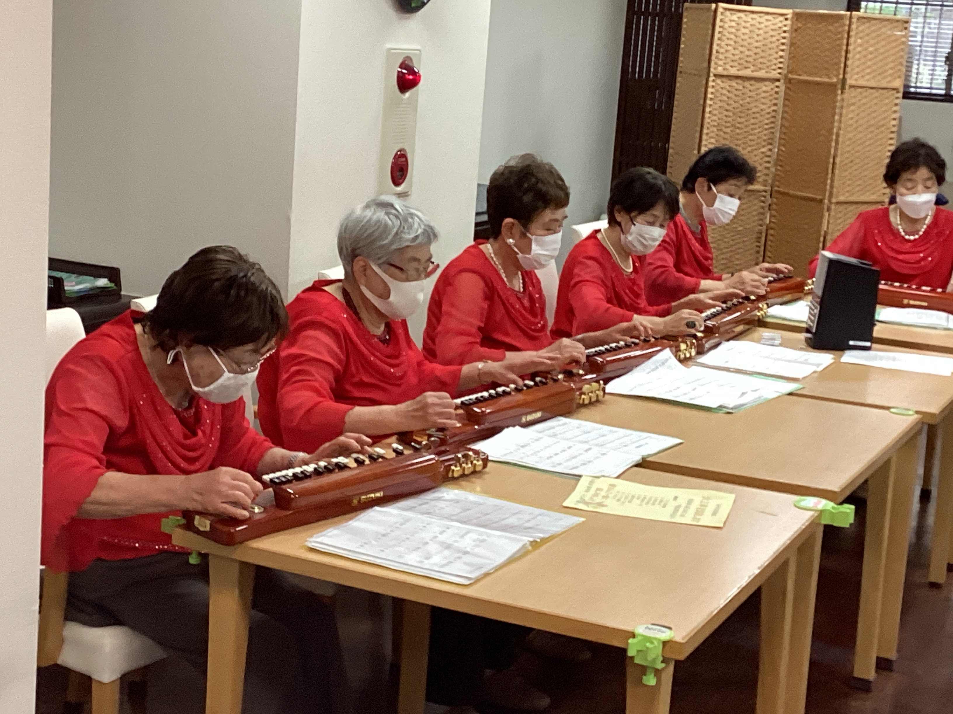 大正琴演奏会に参加しました。