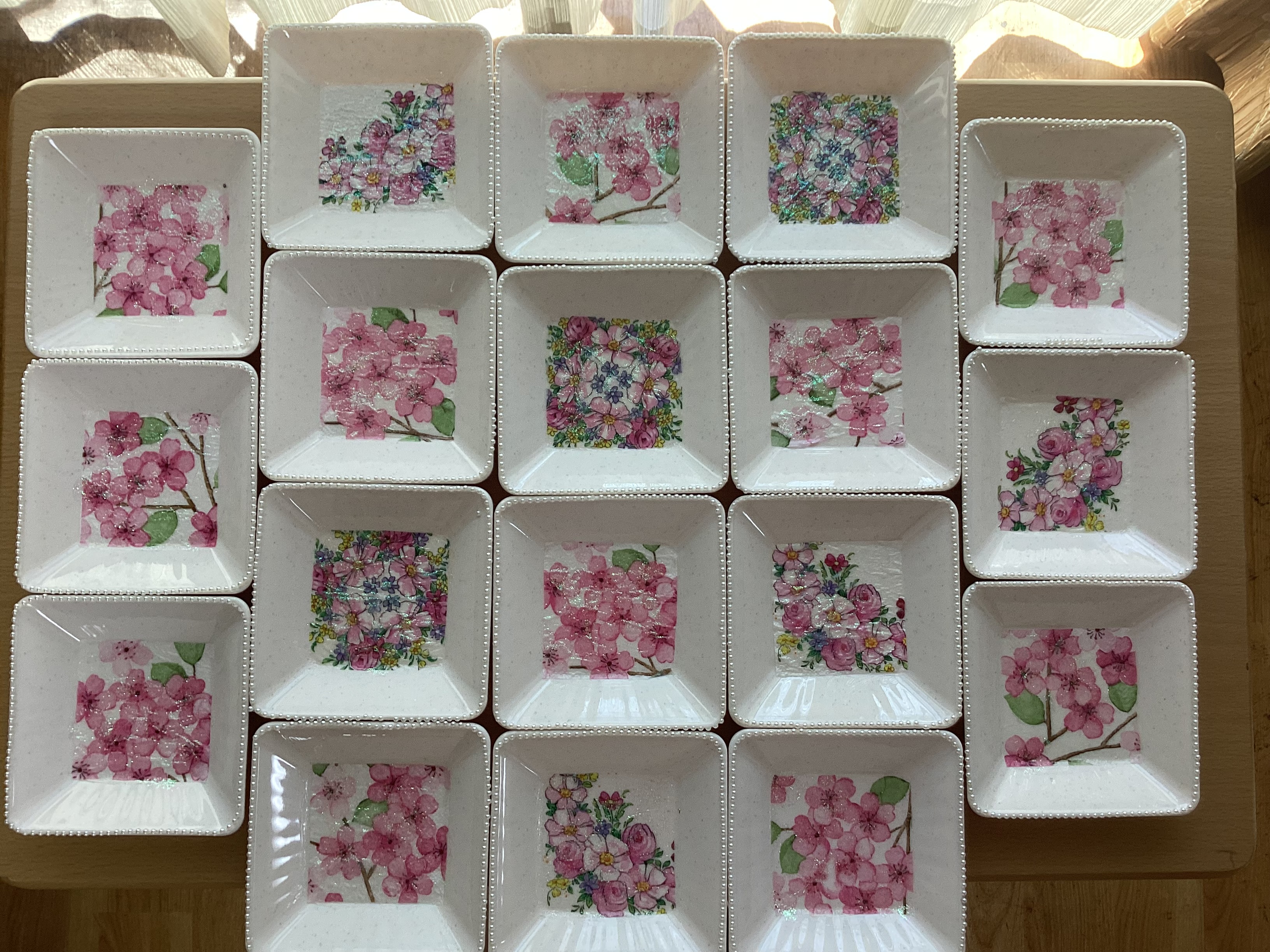 「デコパージュ教室」🌸桜と春のお花🌷のデコパージュのお皿作り