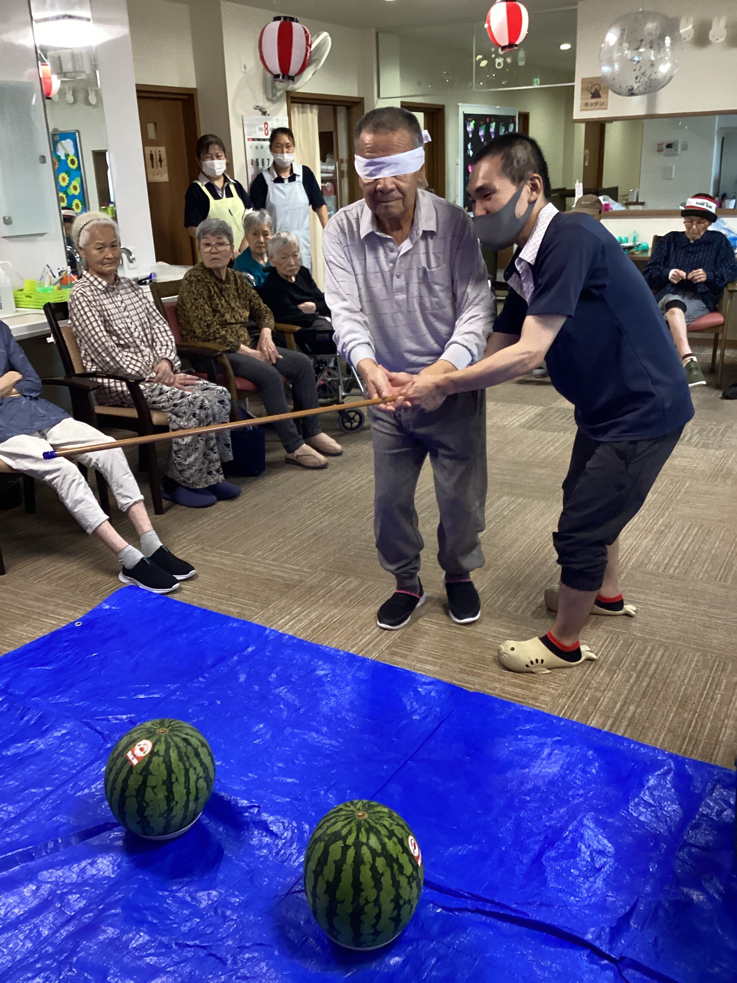 すいか割りで熱い！！暑い夏を張り切り乗り切りっ！！！