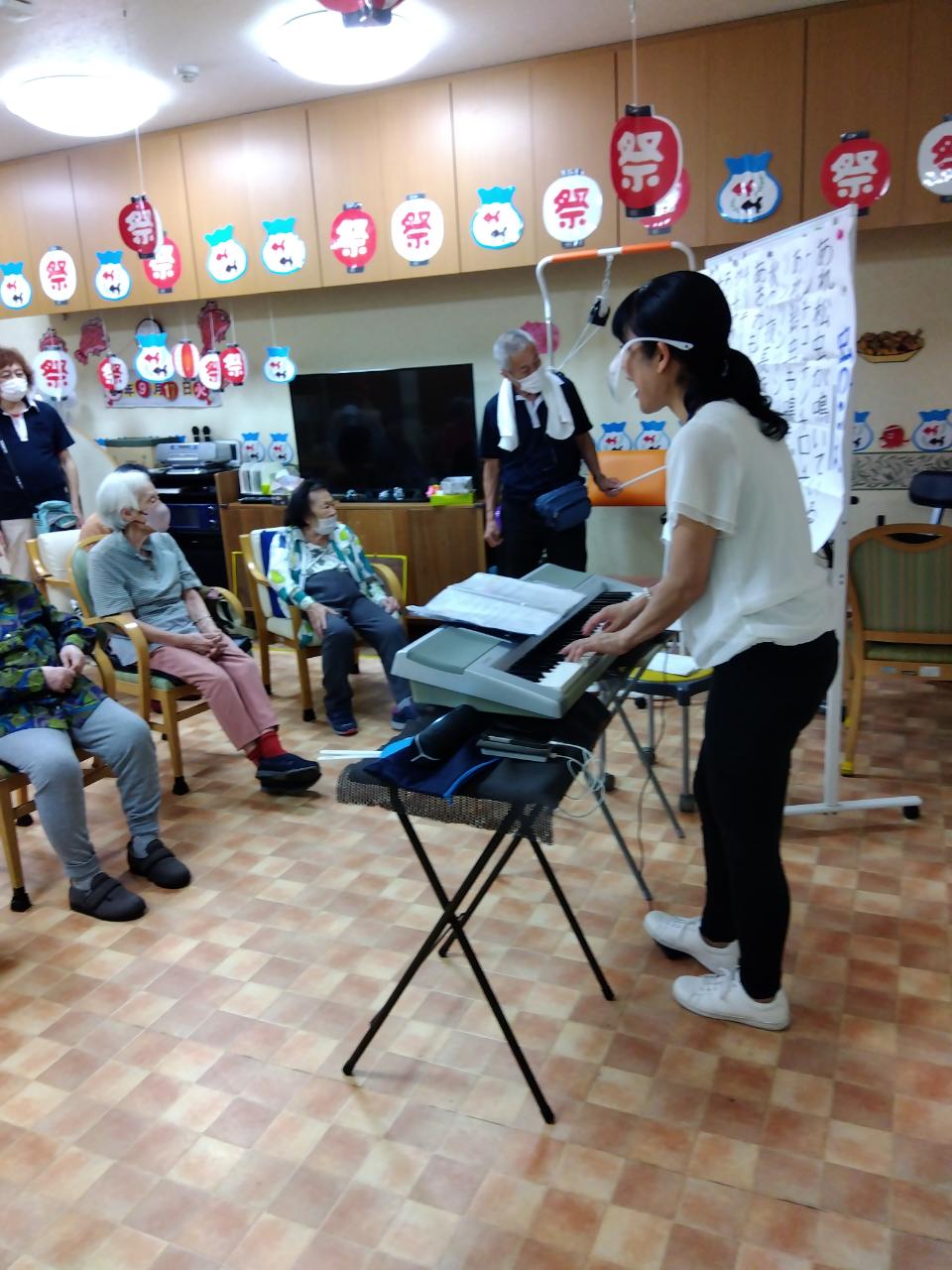 音楽療法でハンドベル♪