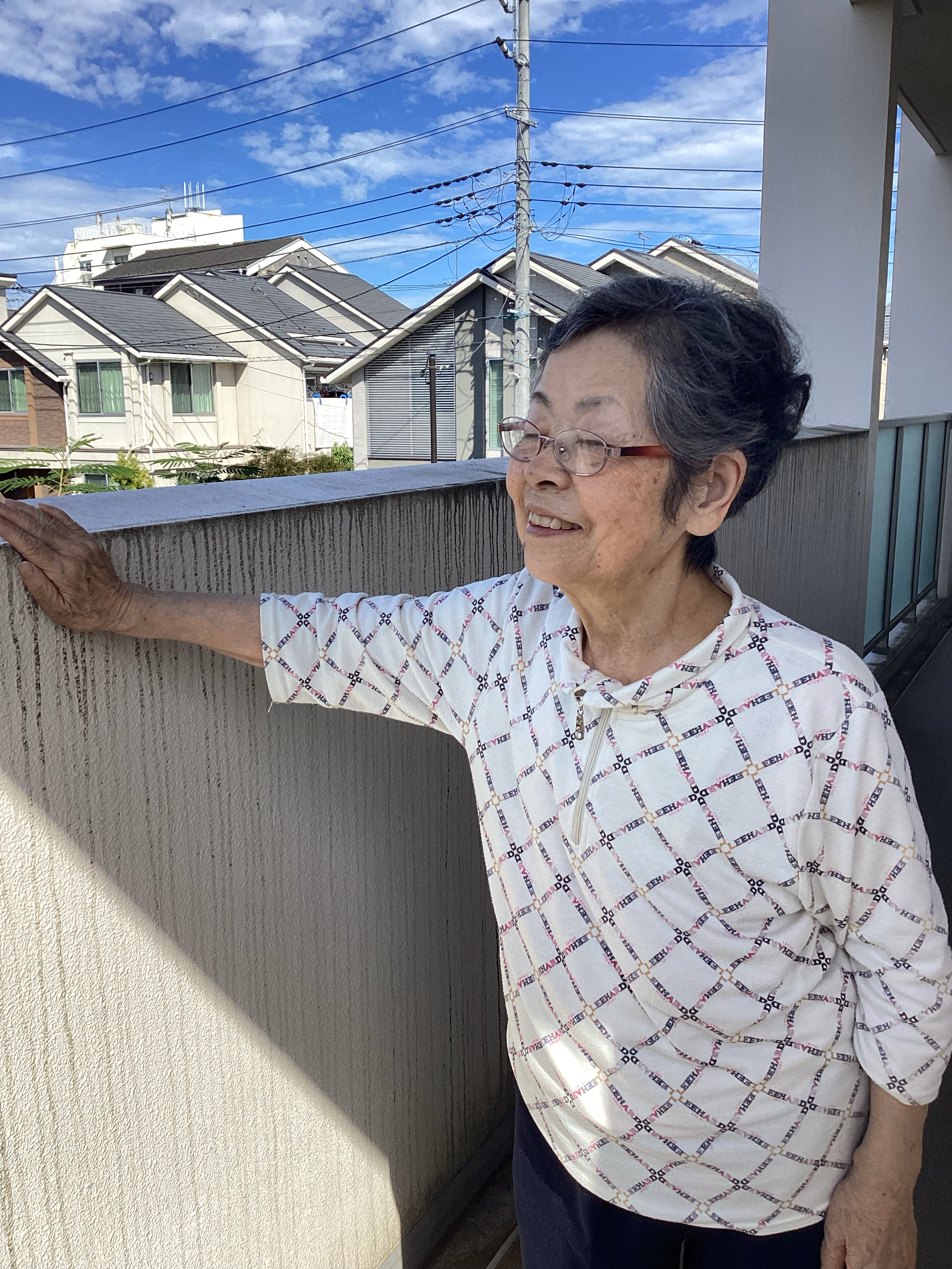 秋風にたなびく雲のたえ間より