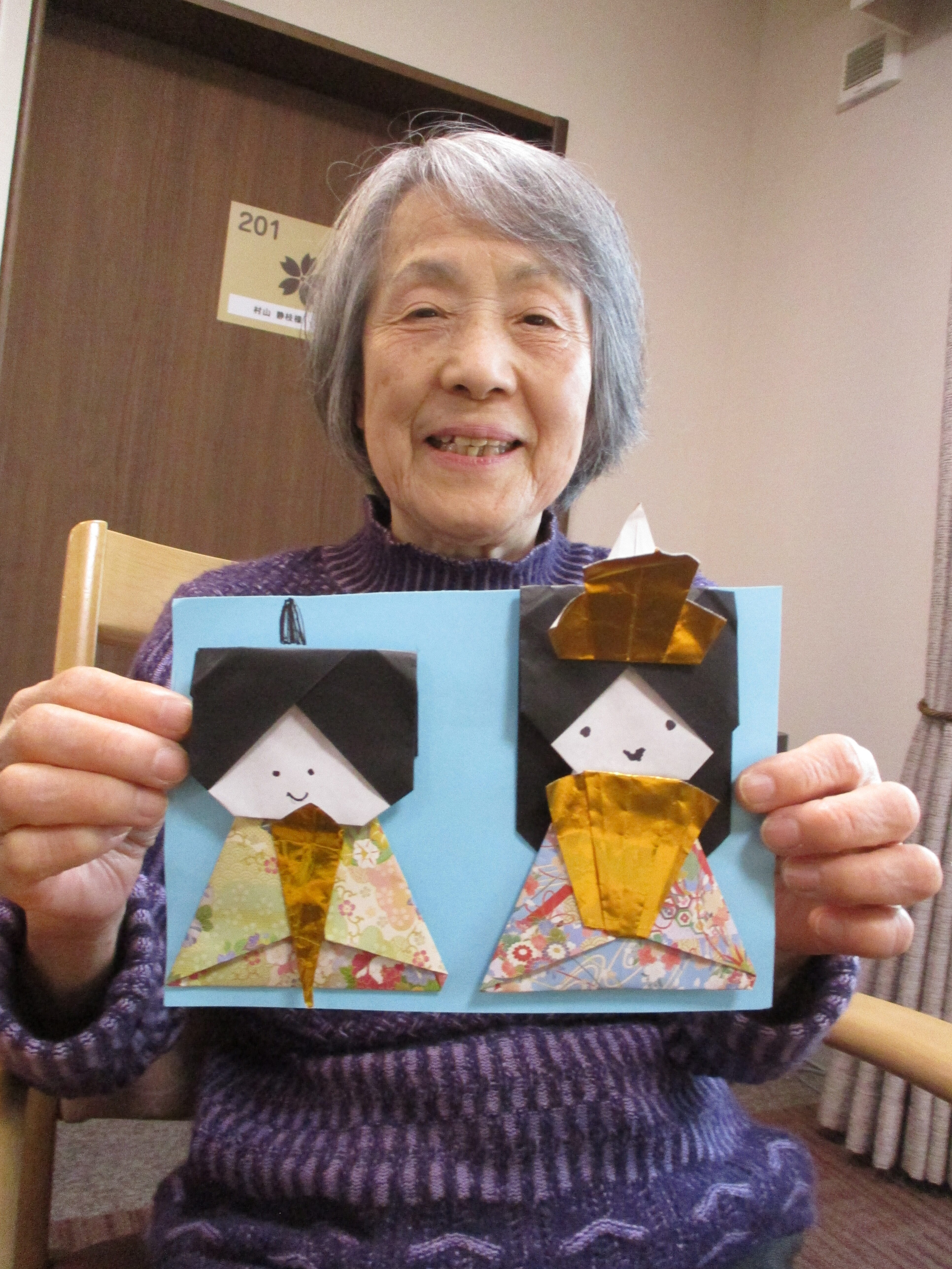 ひなまつりの折り紙作成