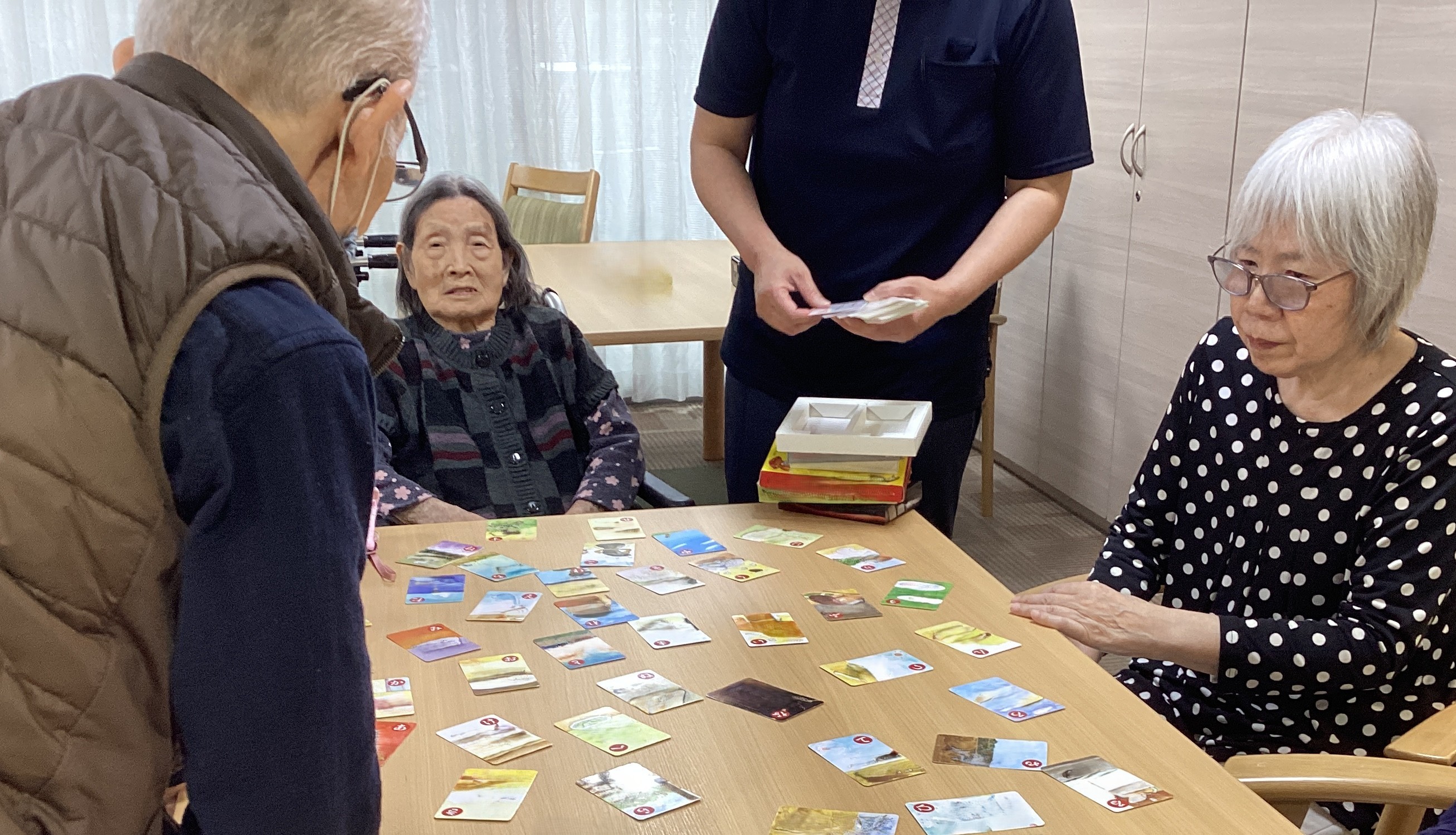 👋かるた大会🏅や🎼歌の合唱🎼で笑顔が沢山😊