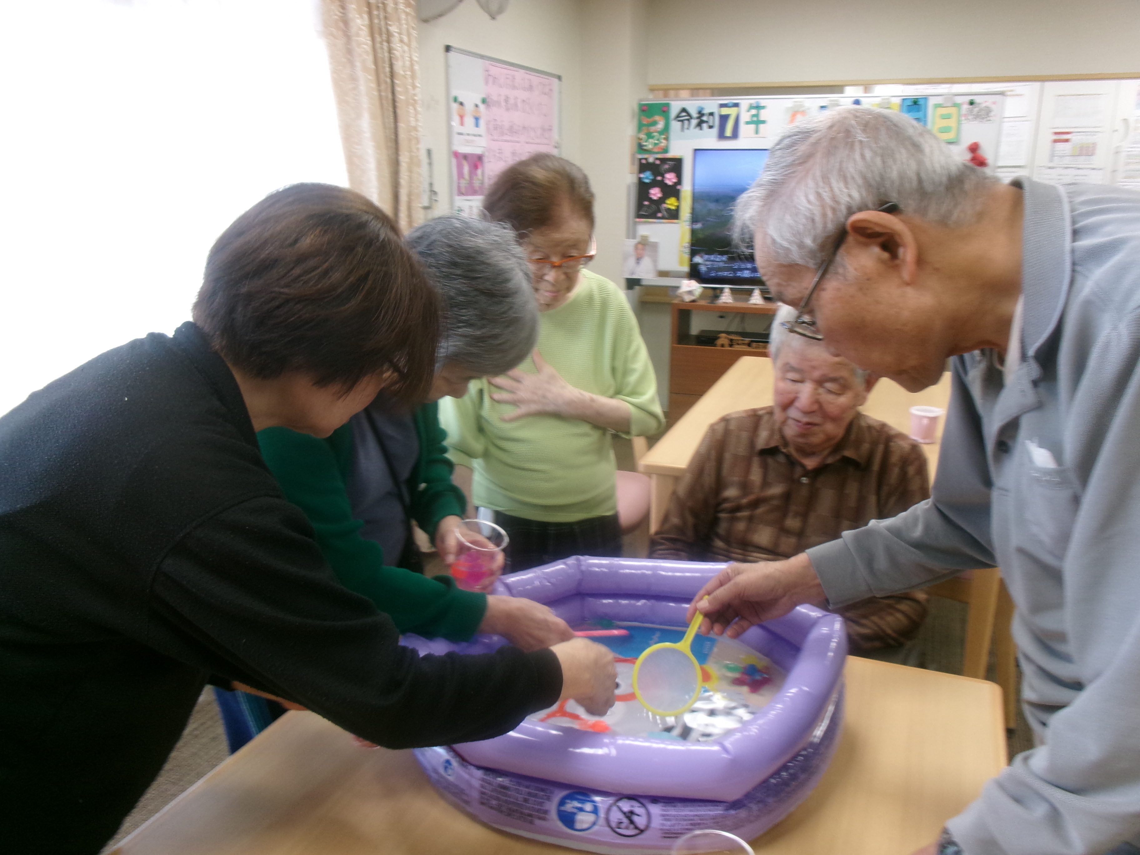 暑い日は金魚すくい！！
