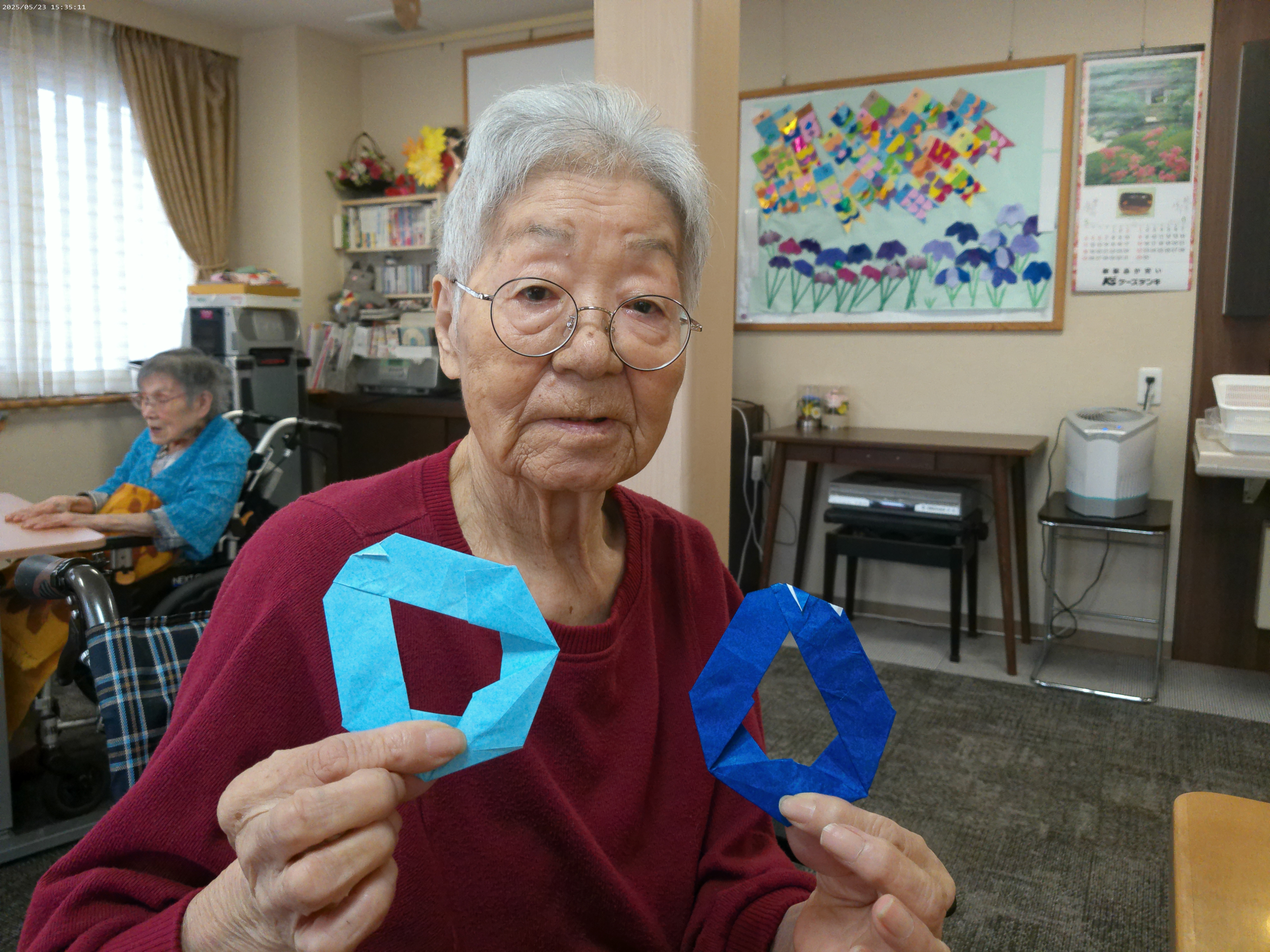 ☔梅雨の吊るし飾り作成中！