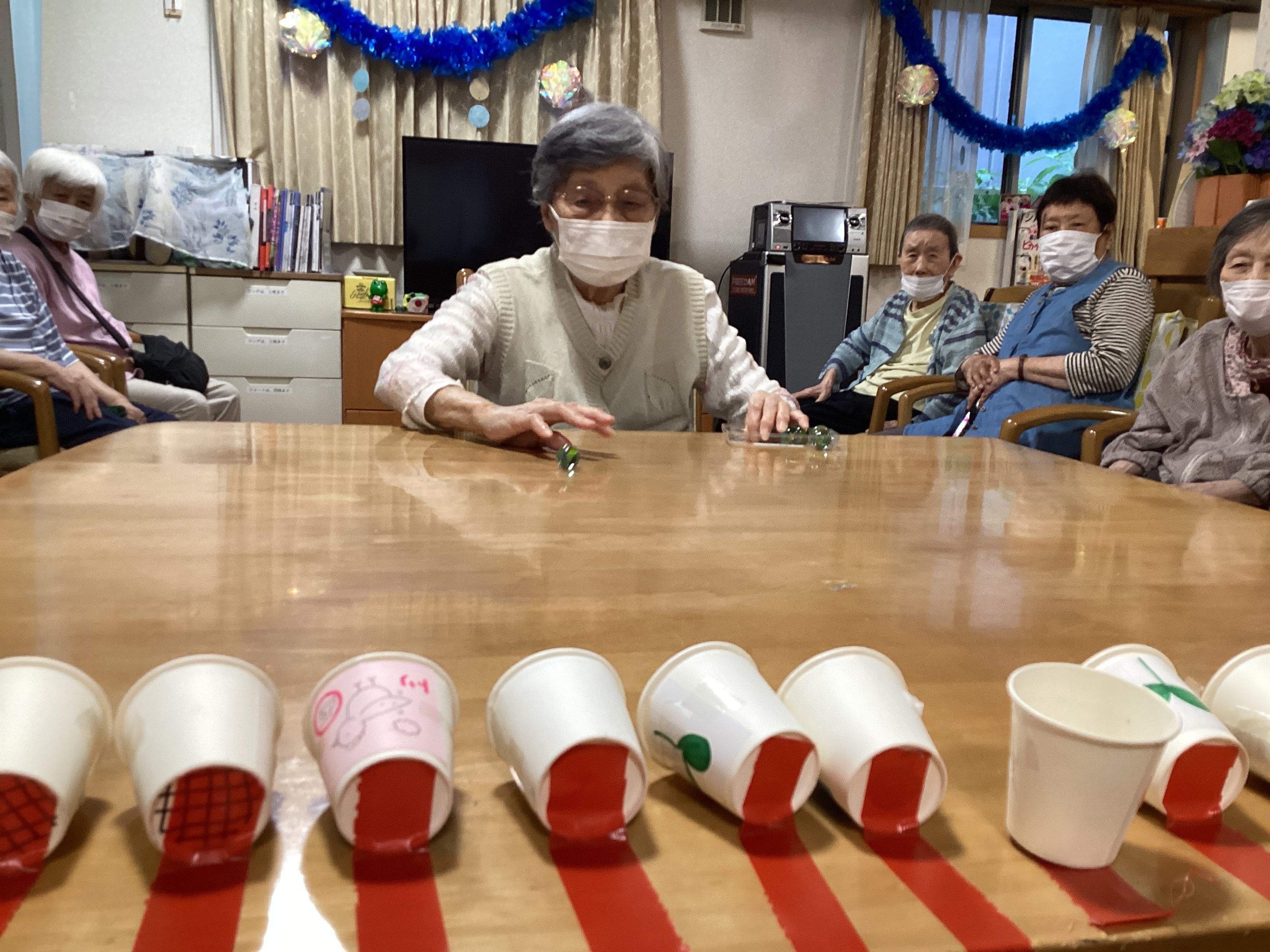 立って‼倒れて‼ビー玉転がし🔴ゲーム