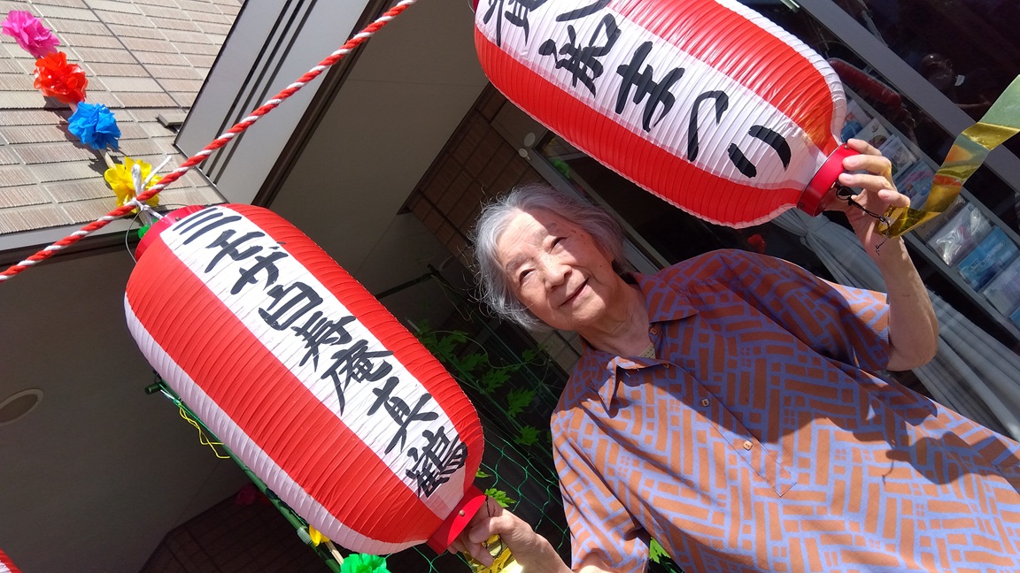 明日は祭り