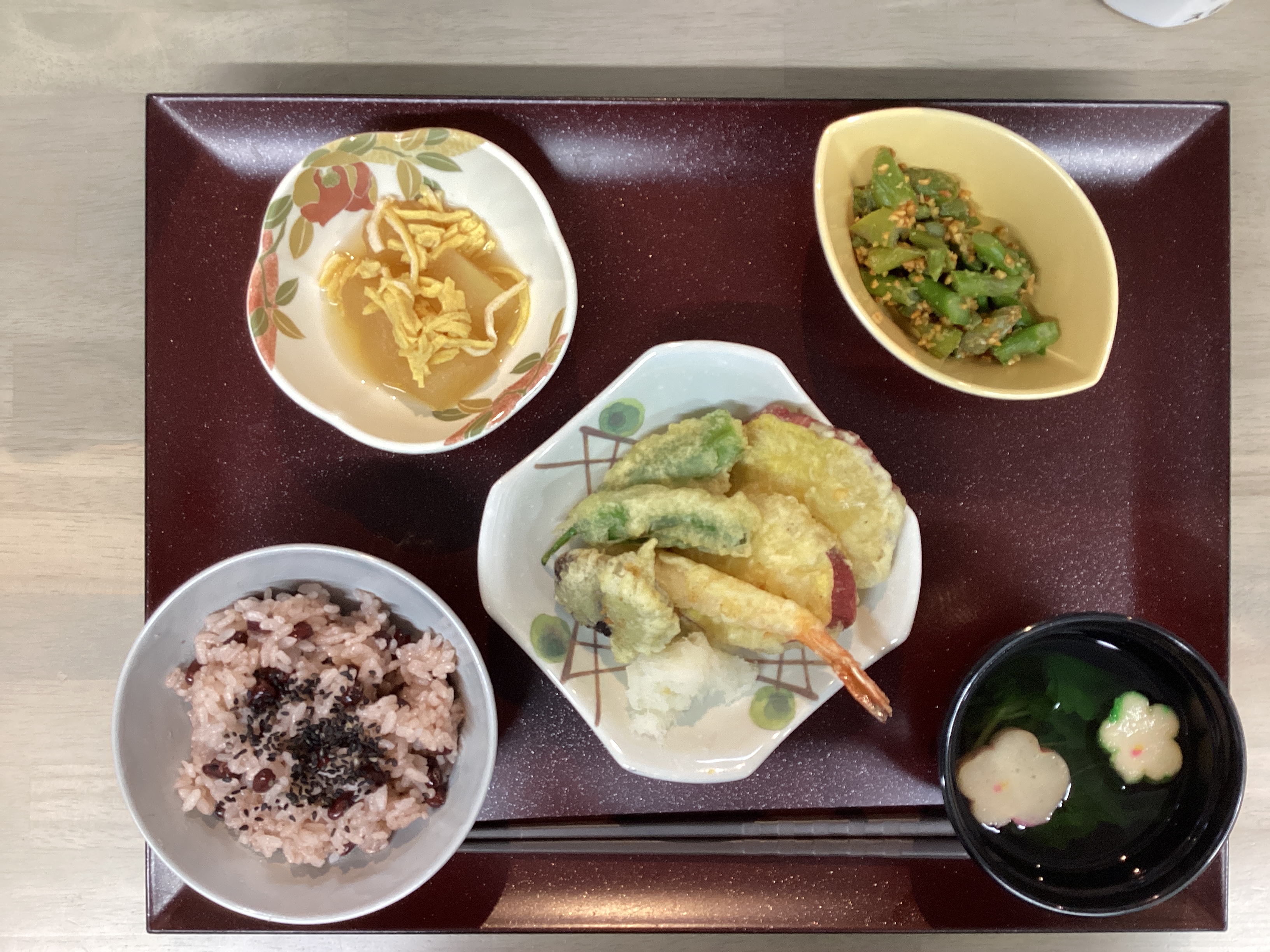 天ぷら御膳の昼食