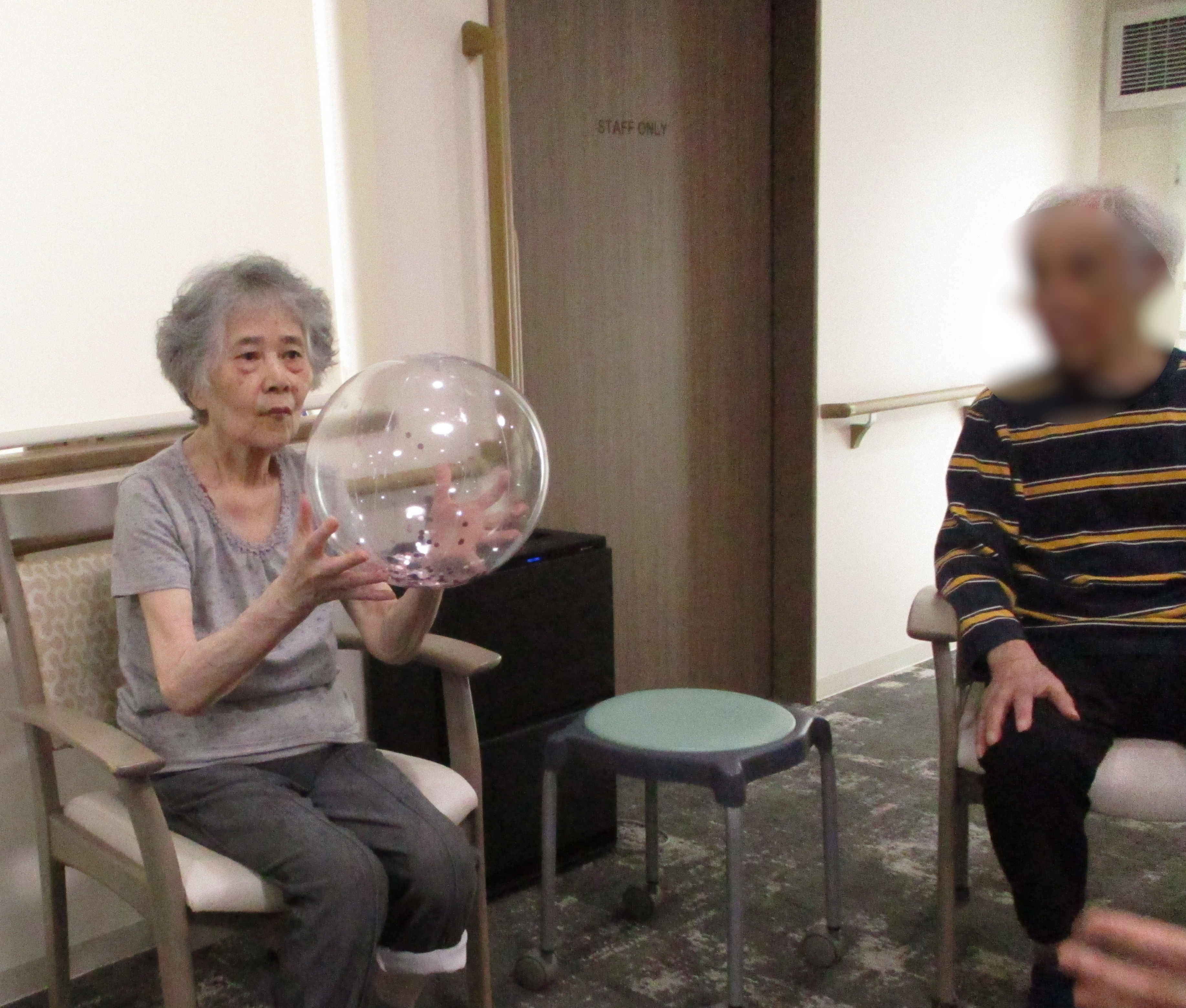 暑い日は室内でレク日和