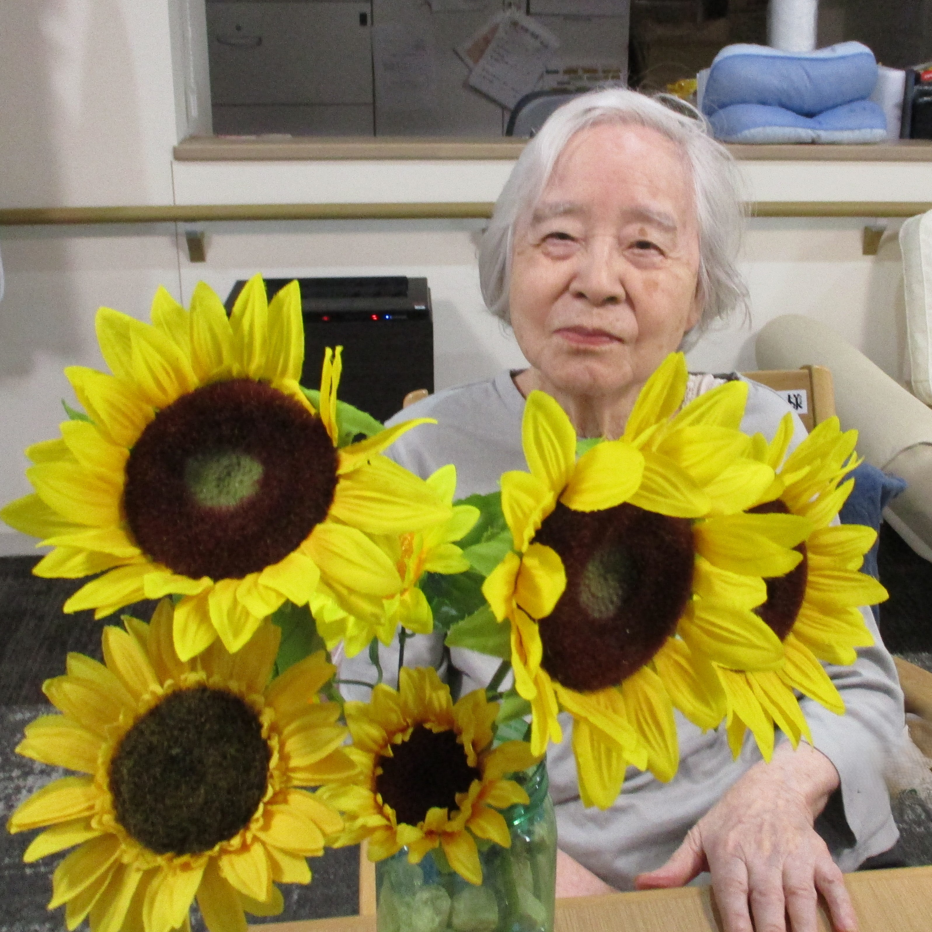 季節の花に囲まれて