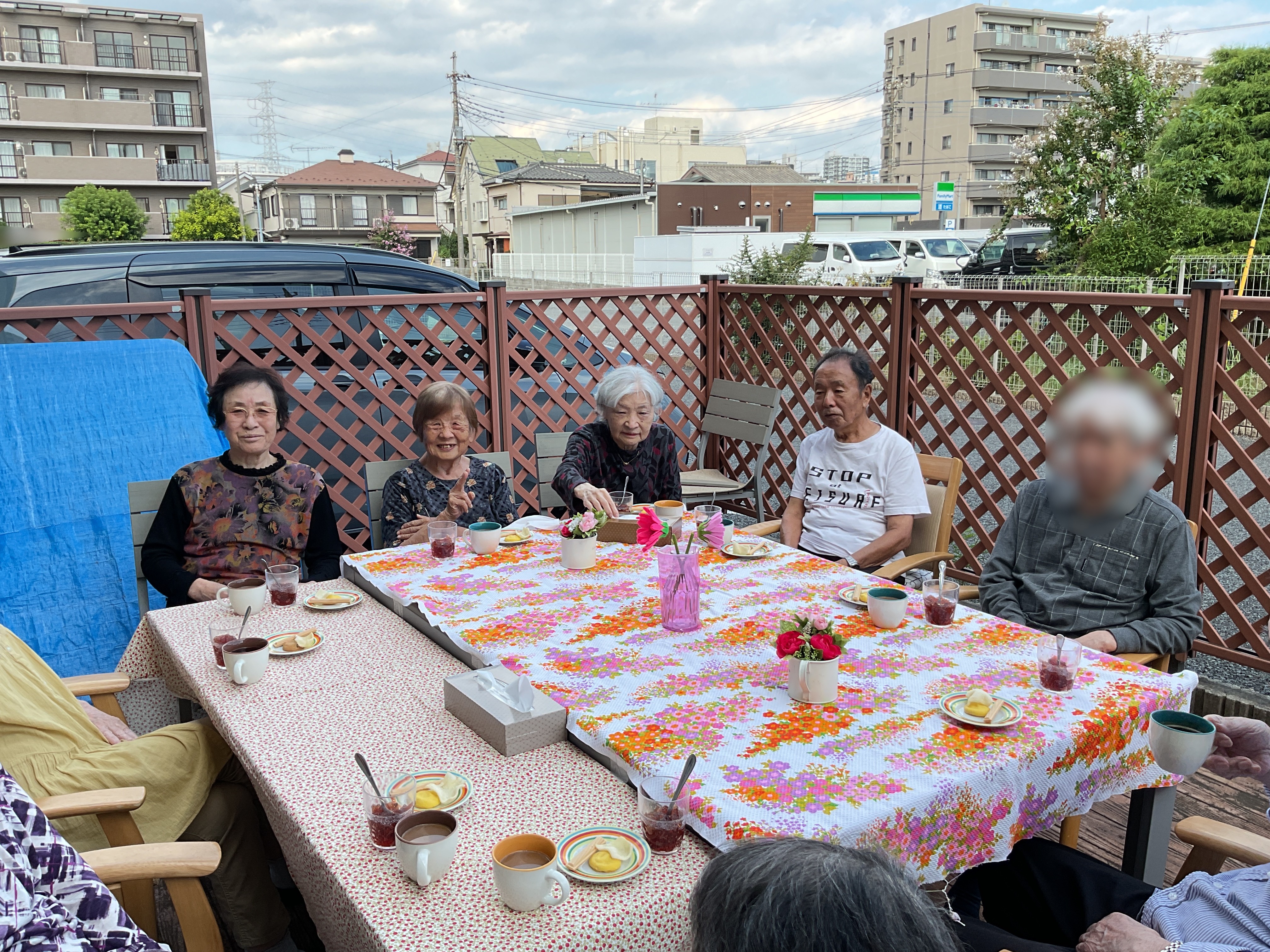 テラスでお茶会