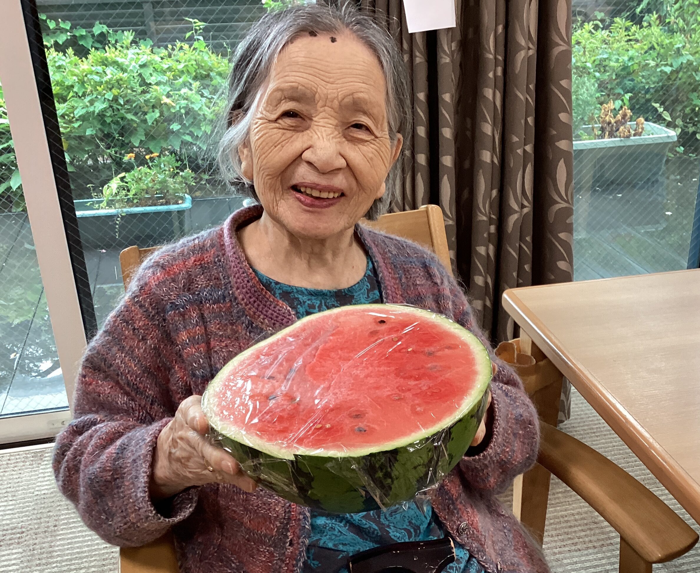 8月西瓜を頂き大興奮！