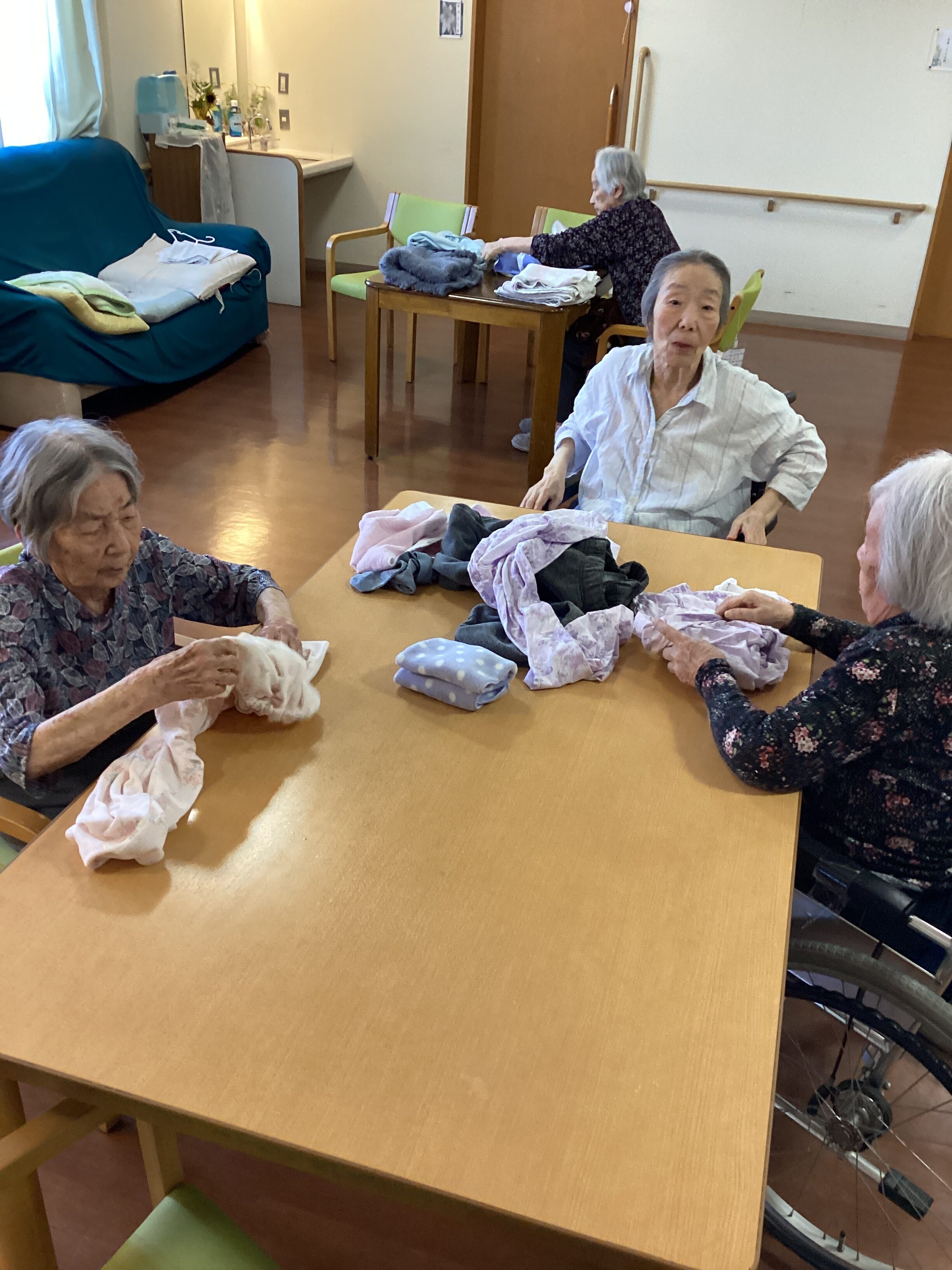 洗濯物たたみ（1階）