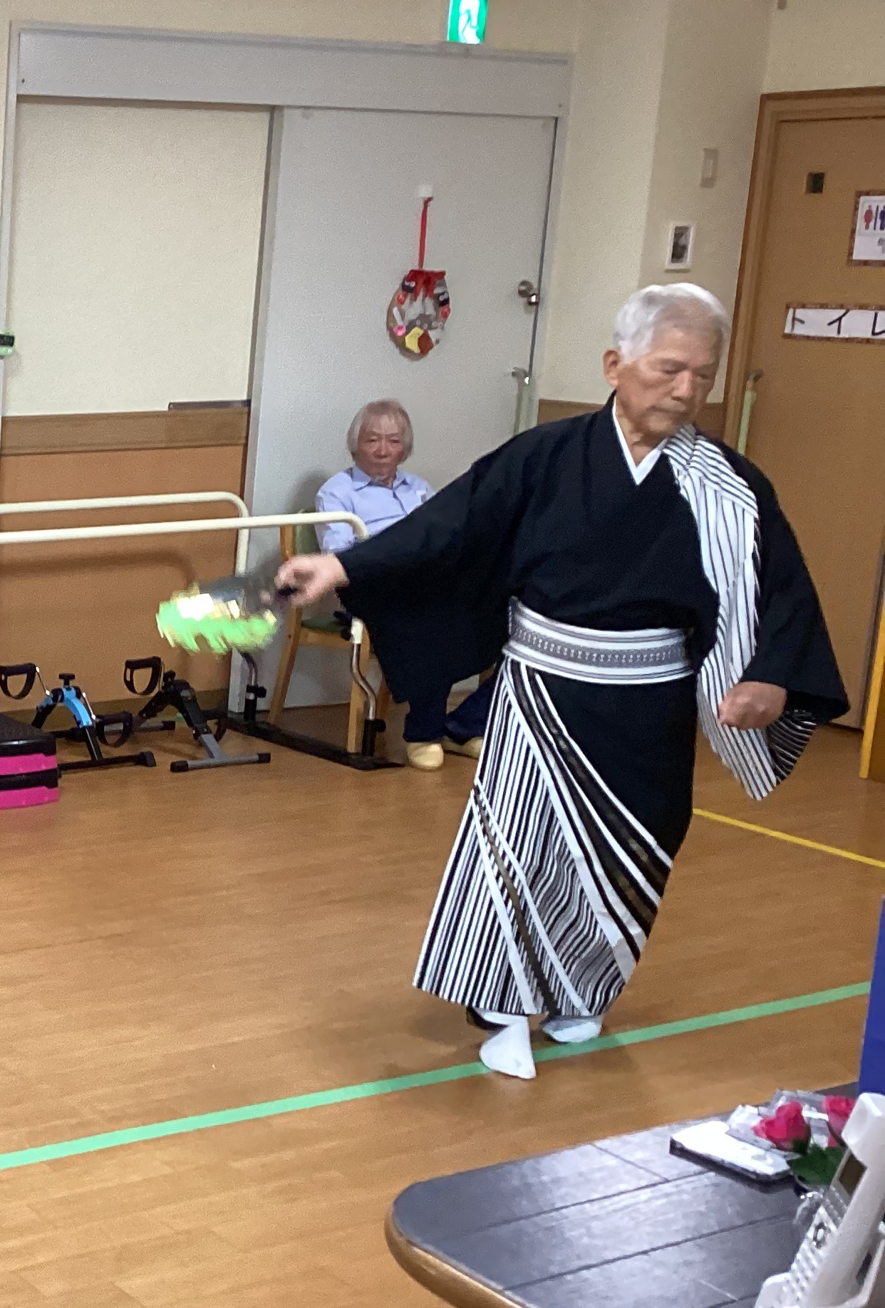 美喜の会の演芸で一緒に楽しみました(^^♪