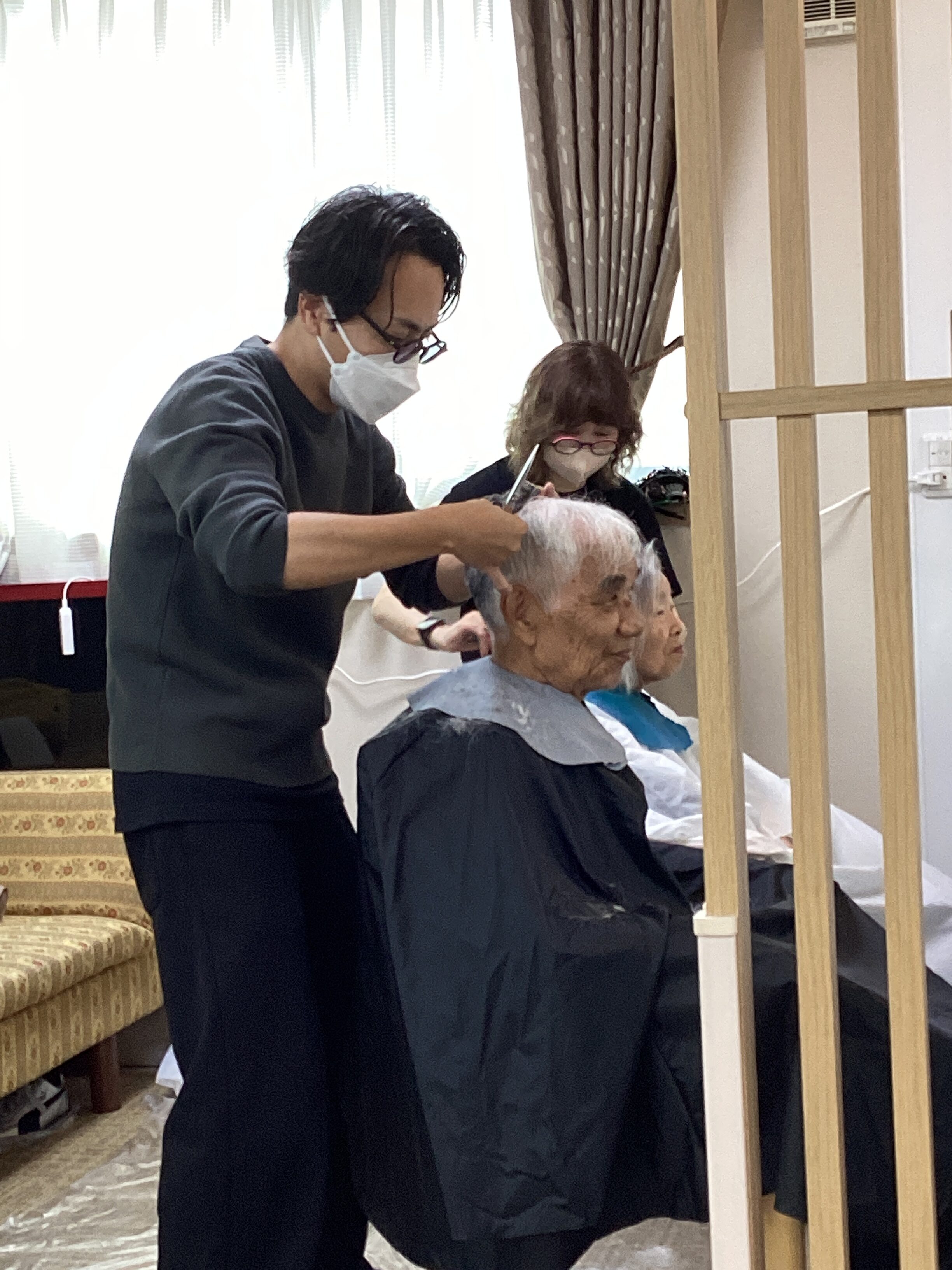 本日、理美容三名様✂⭐