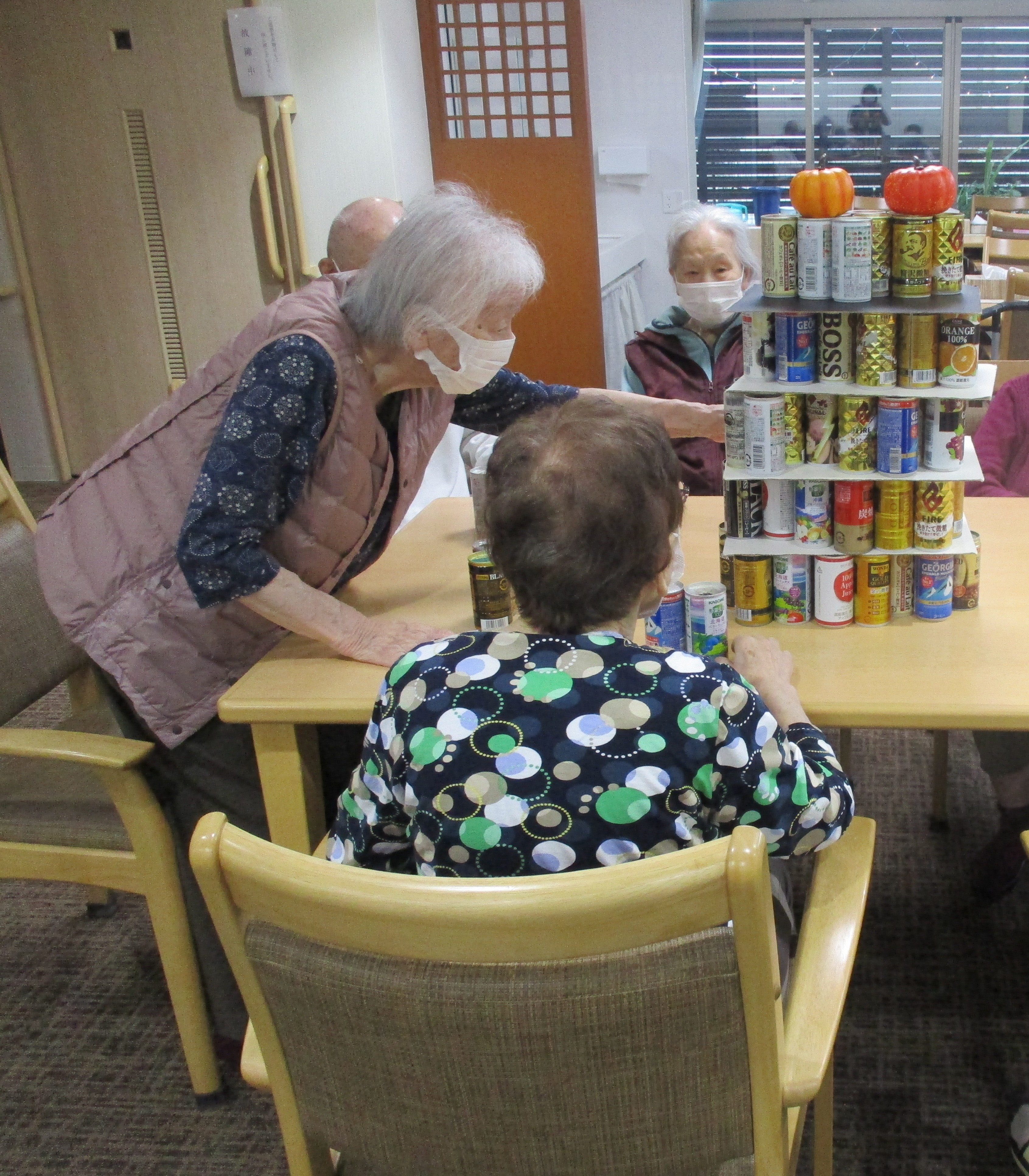 天まで届け、缶タワー🐦