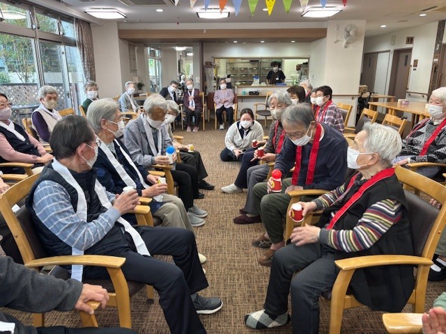 運動会の玉送りとじゃんけんリレー