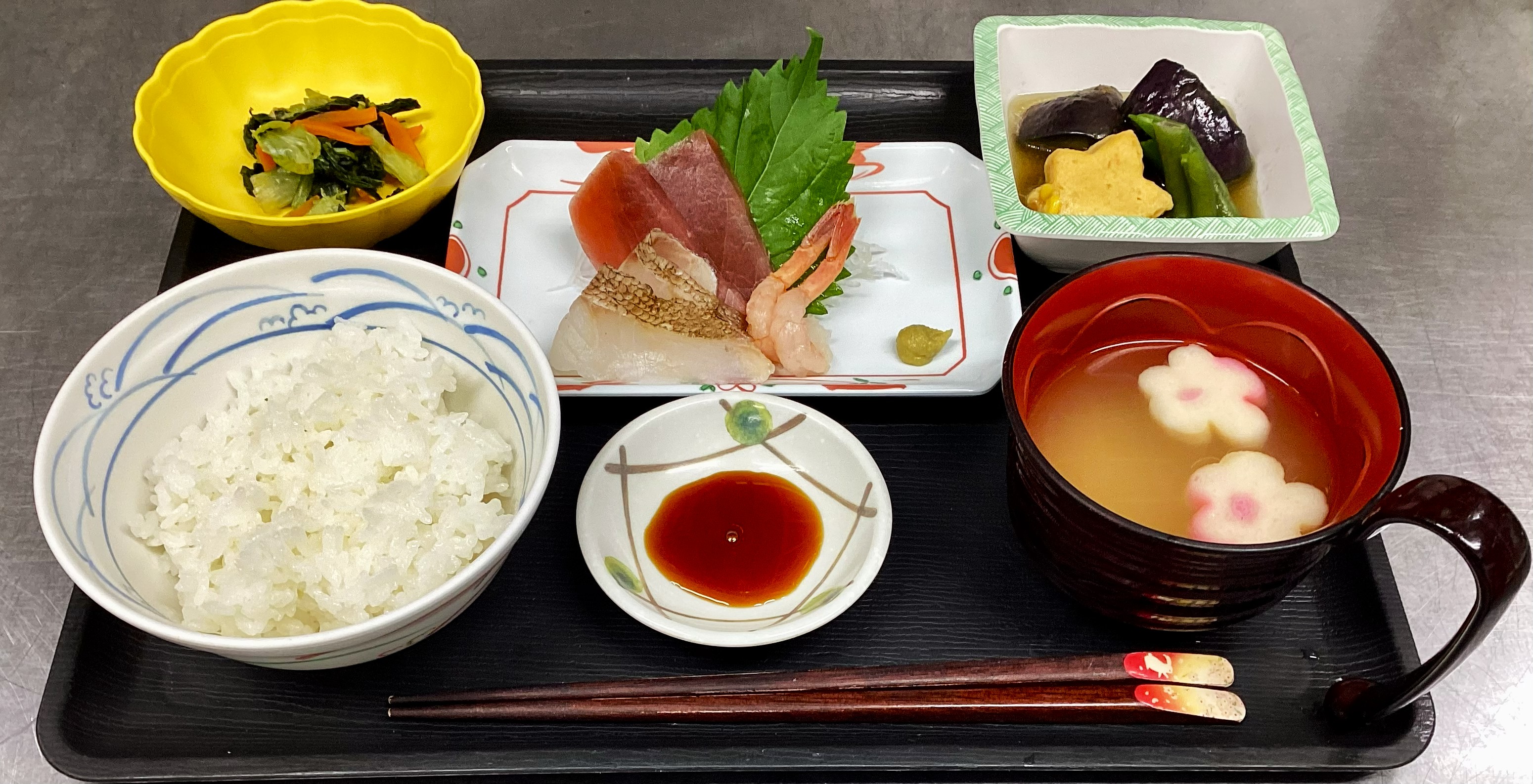 刺身御膳を提供しました