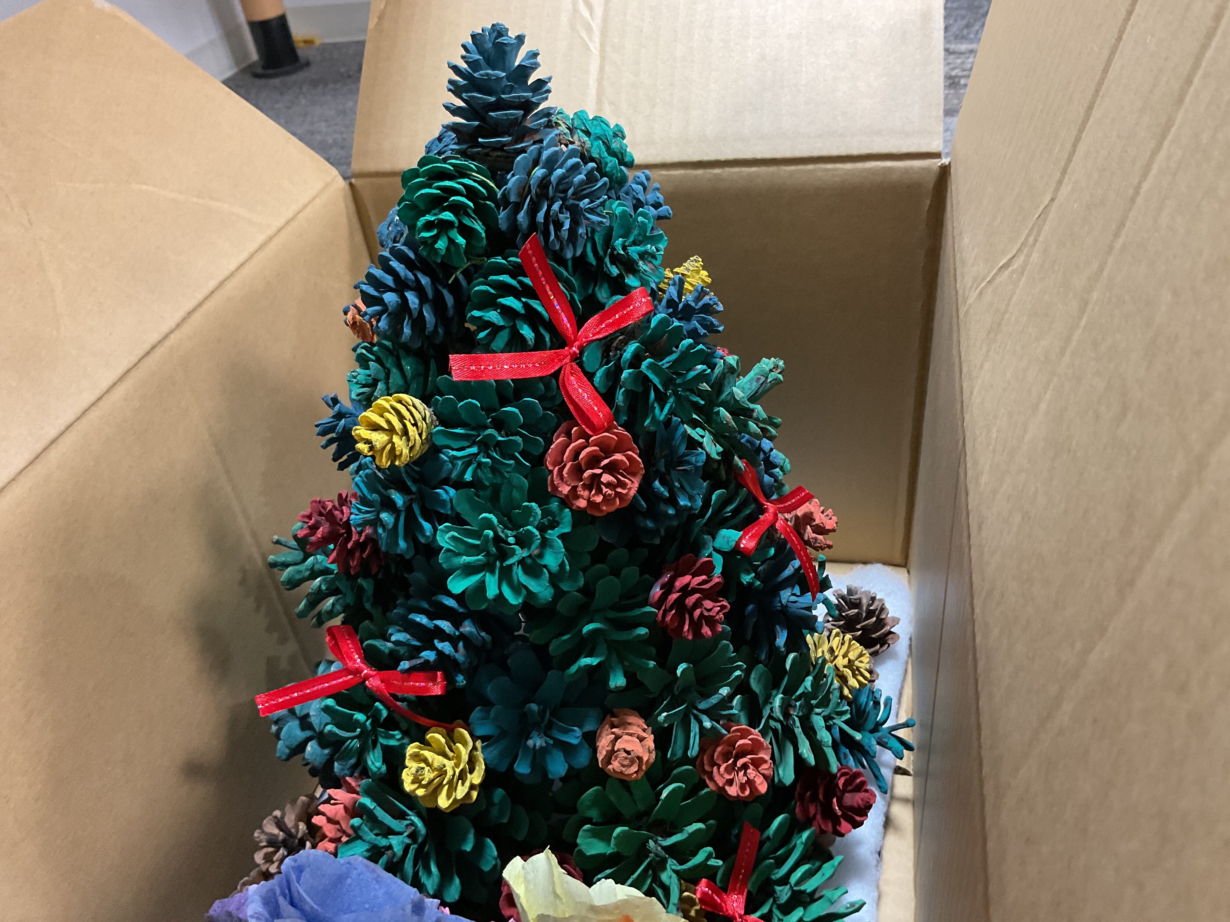 まつぼっくりでツリー🎀