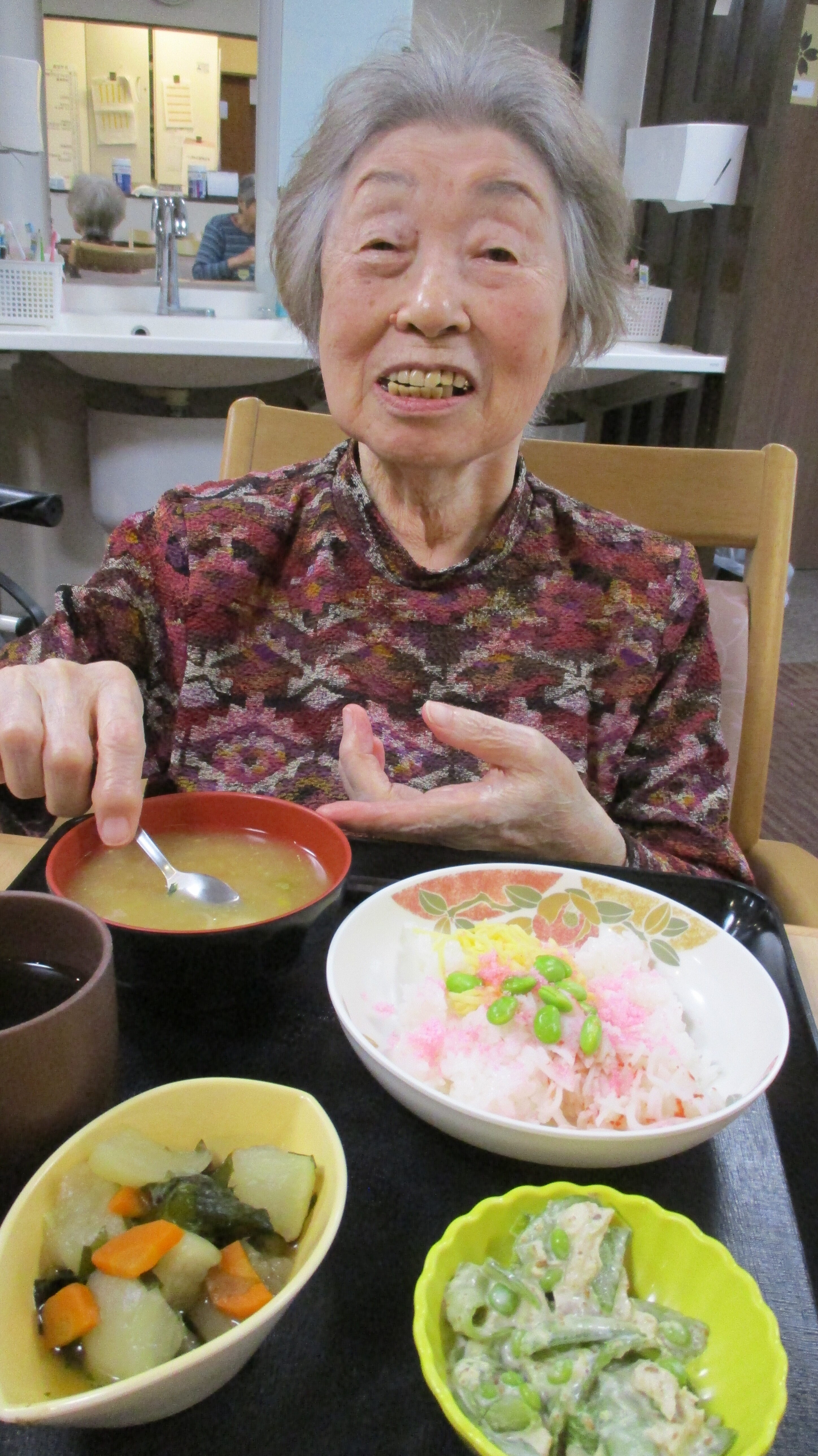 ちらし寿司の昼食