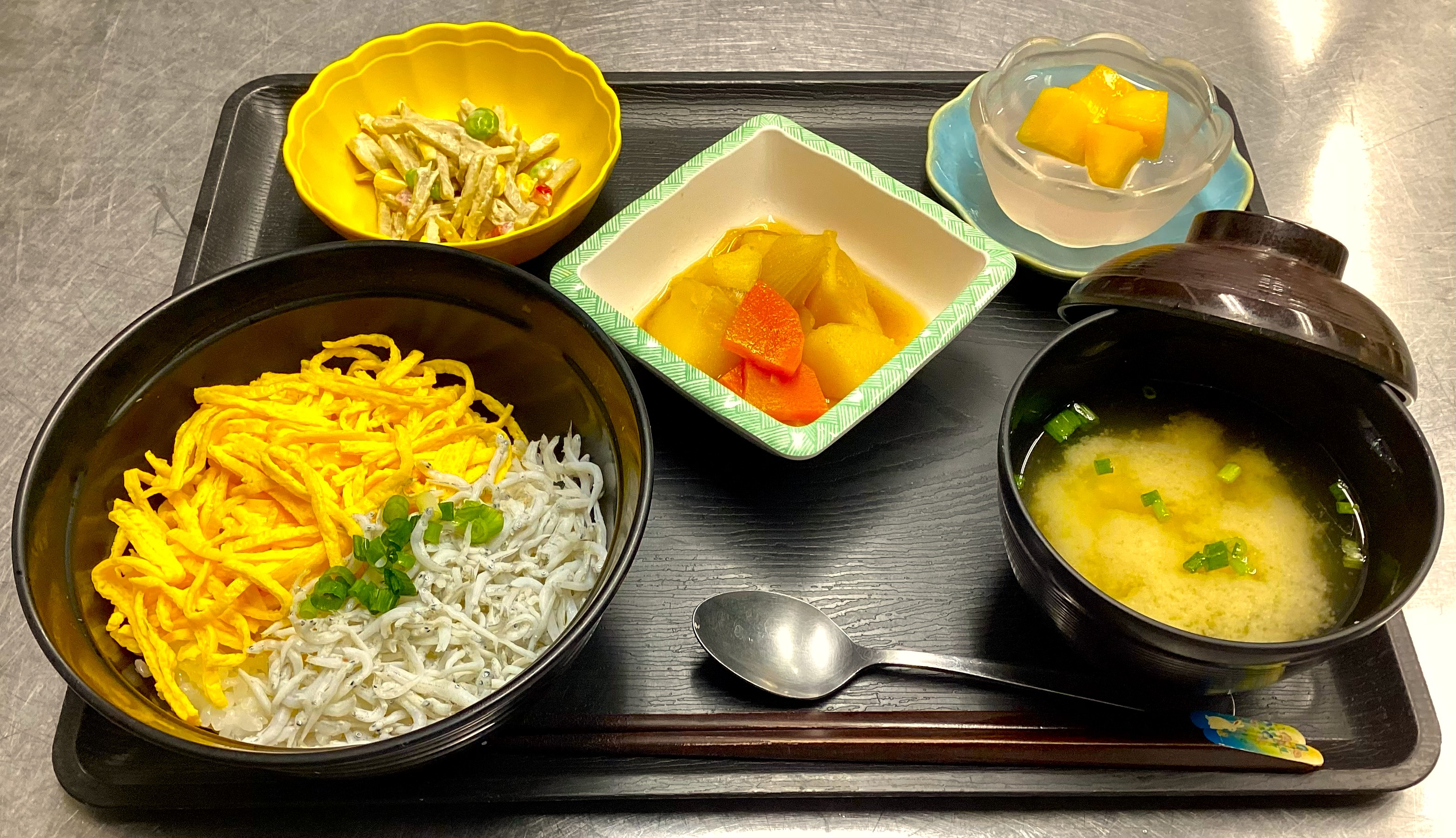 しらす丼を提供しました