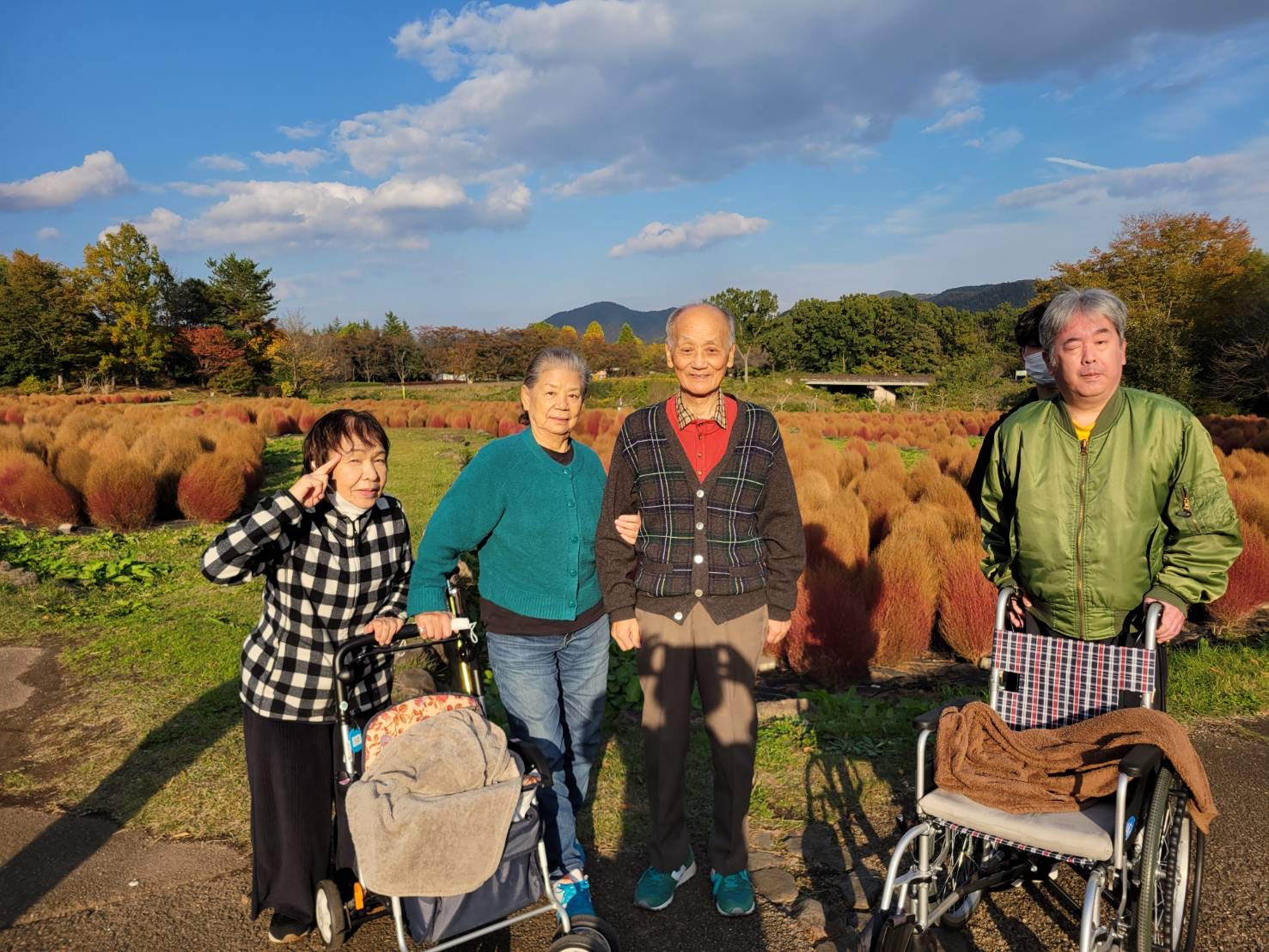 【外出レク】コキア畑を見に行きました！