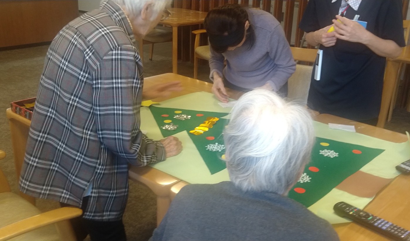 クリスマスの壁飾り作り