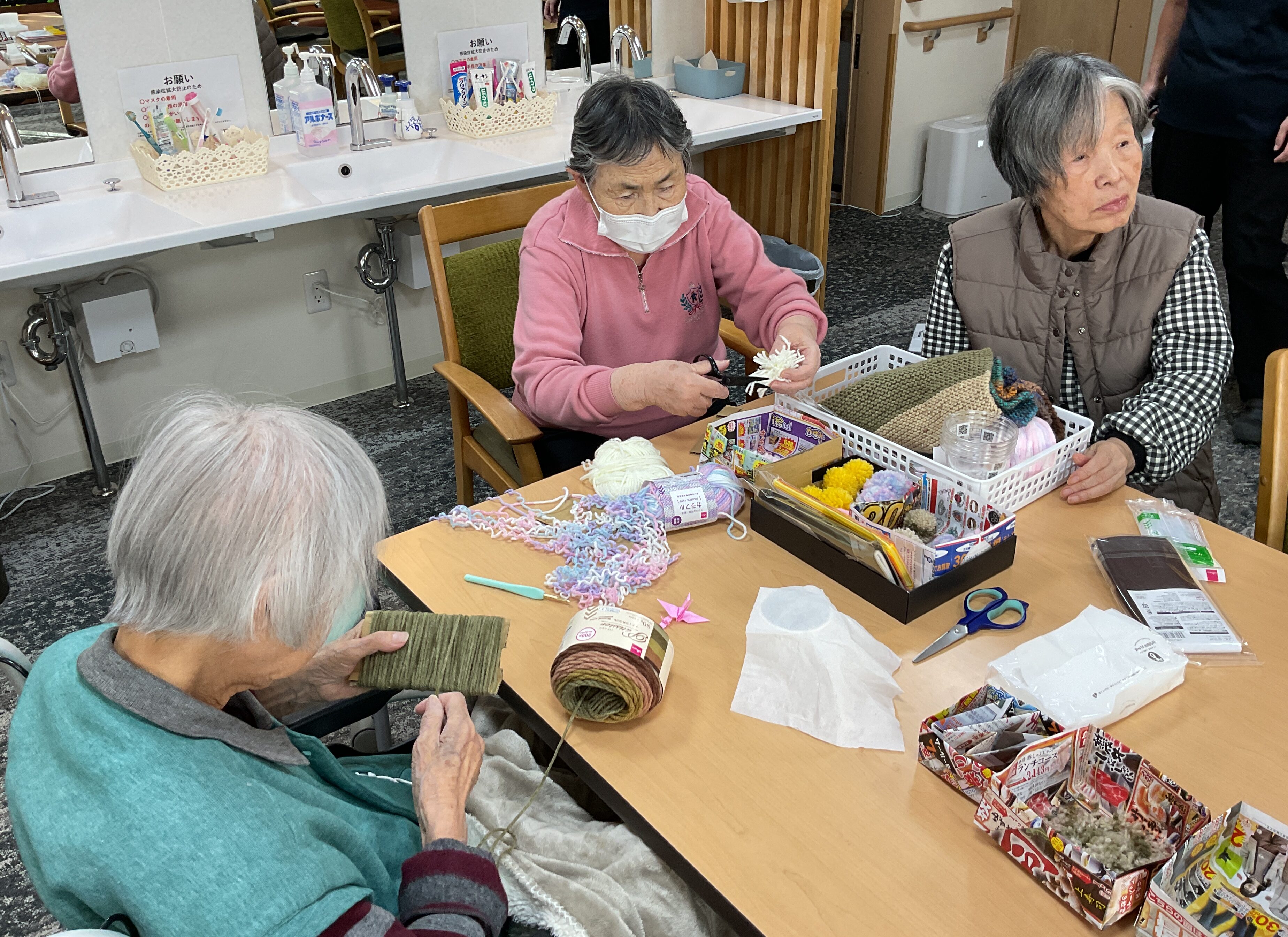 ポンポン作りをしました