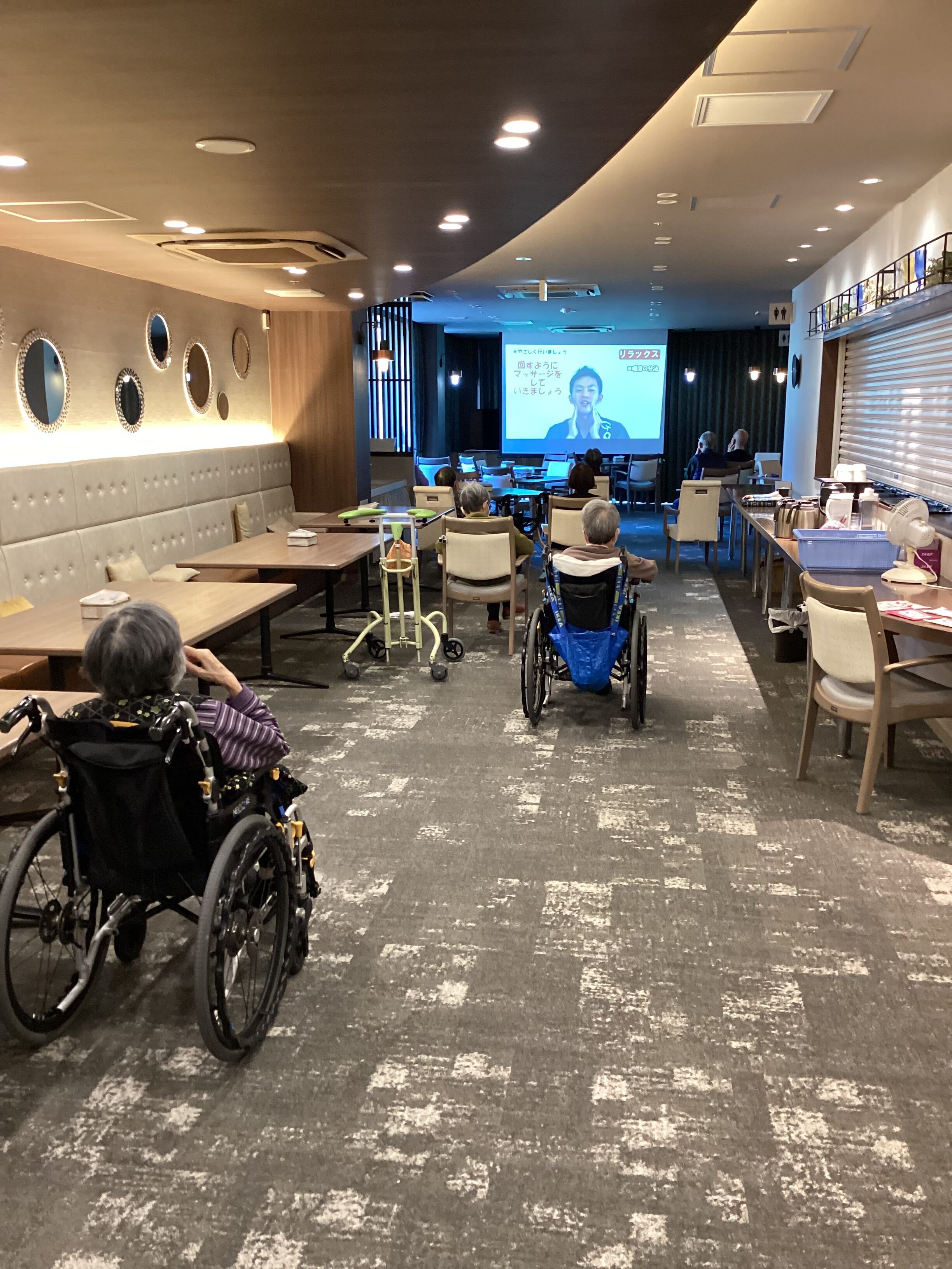 食事前の口腔体操