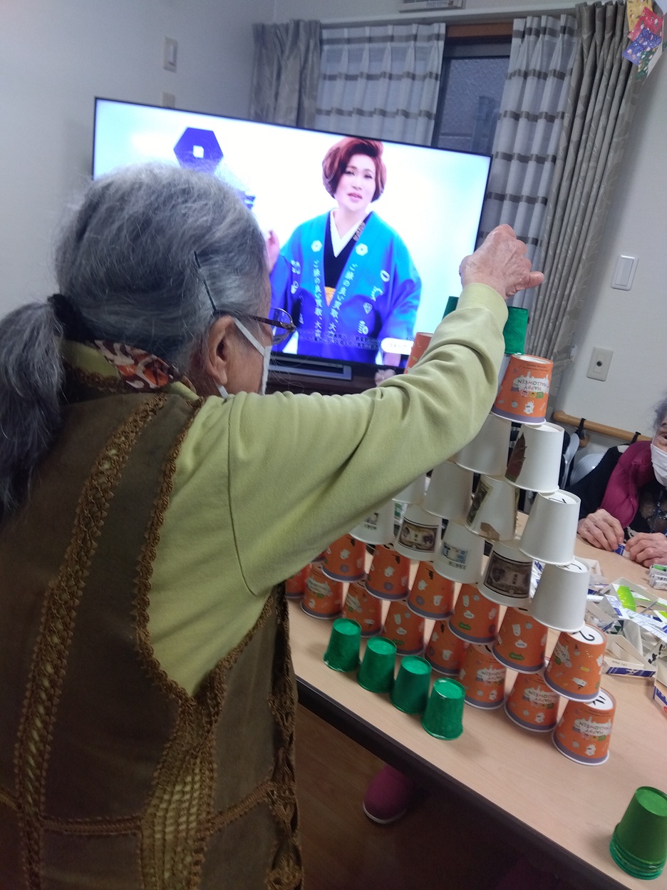 紙コップタワー（inクリスマスツリーも）