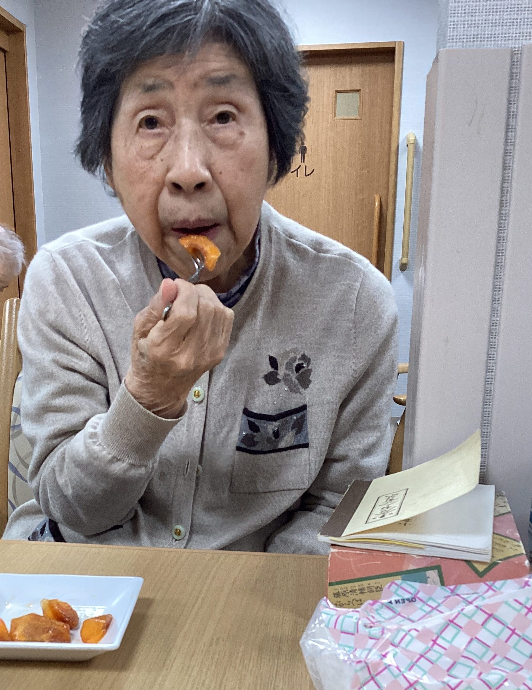 11/27　柿が美味しいね～!(^^)!