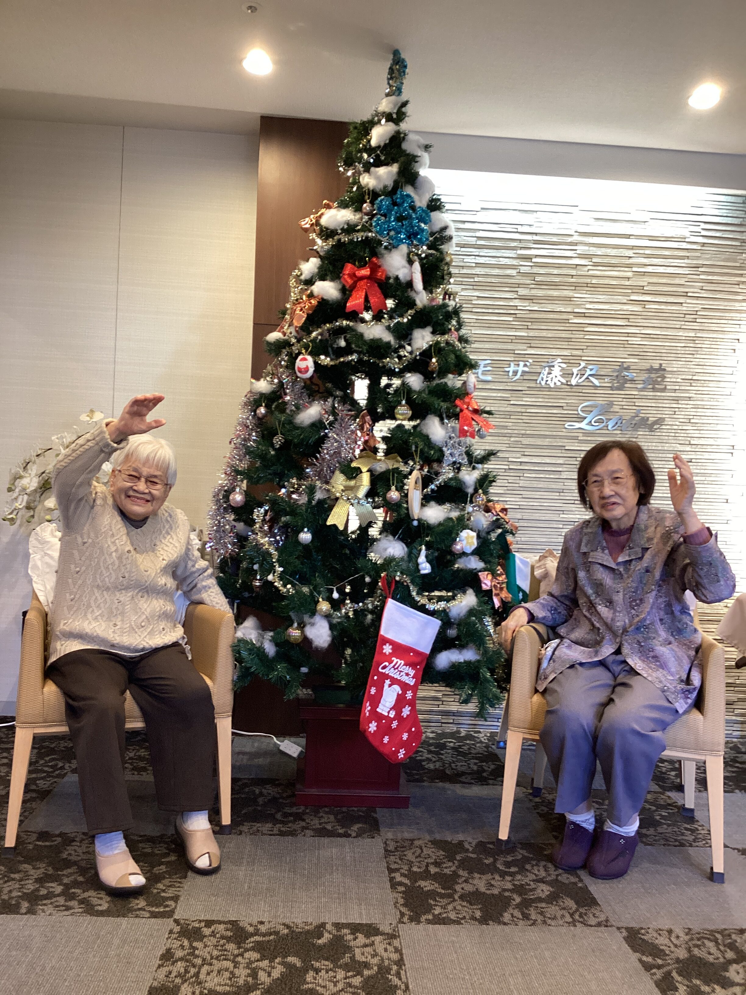 ツリーの前でパシャ🤭