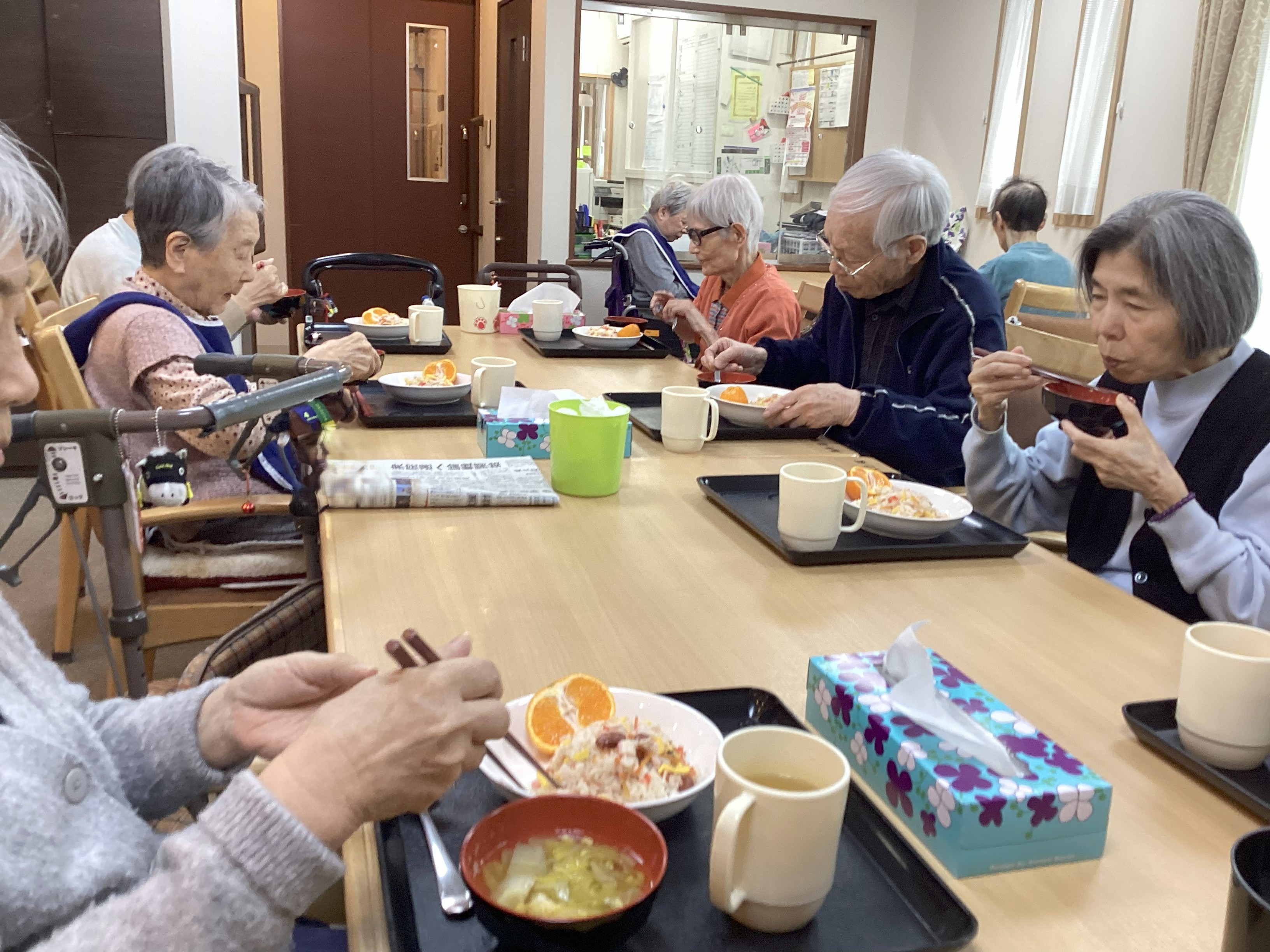 食レク　「カニカマ・お豆」新年お祝いちらし寿司(≧▽≦)　