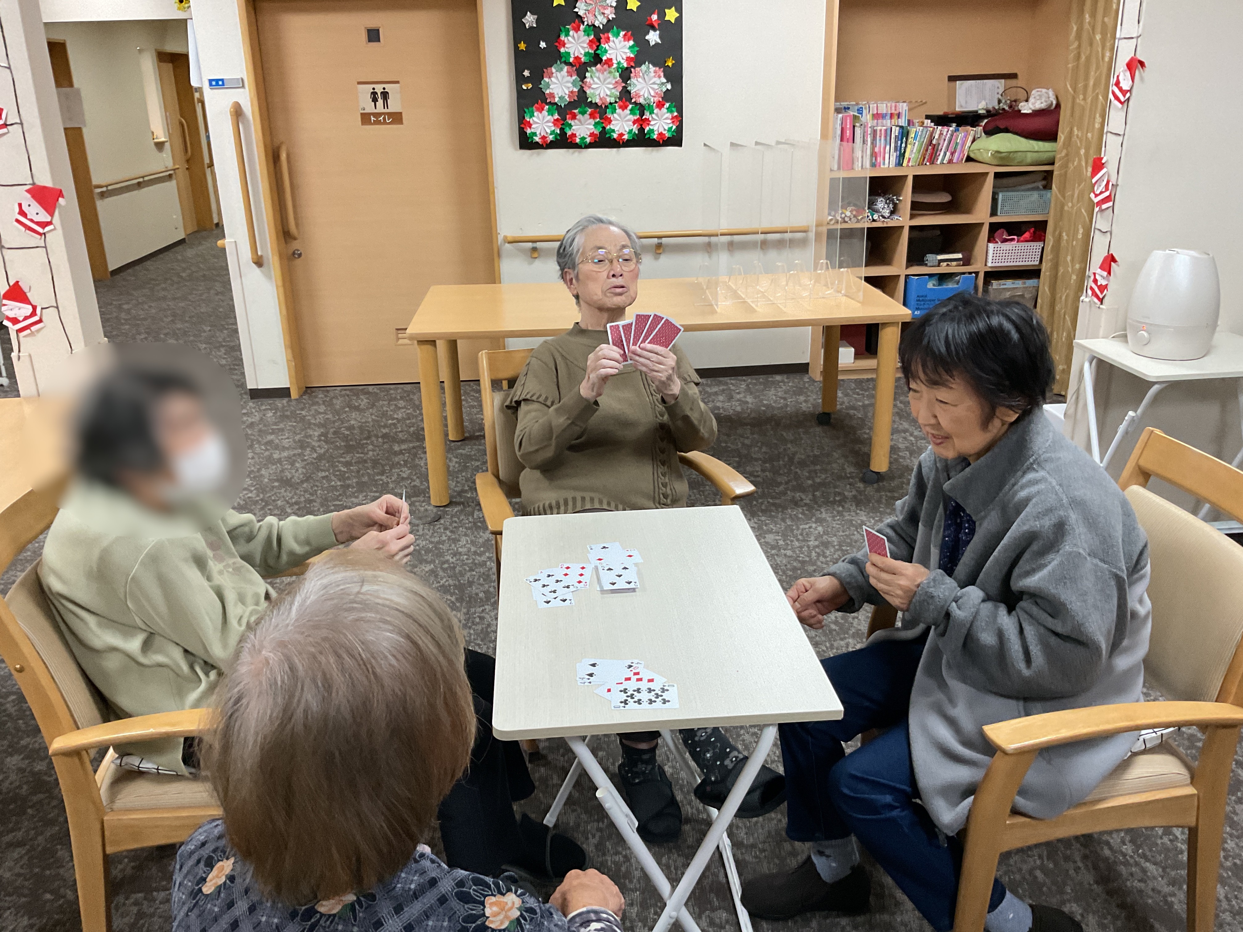 ミモザ新座の日常1月　～トランプ～