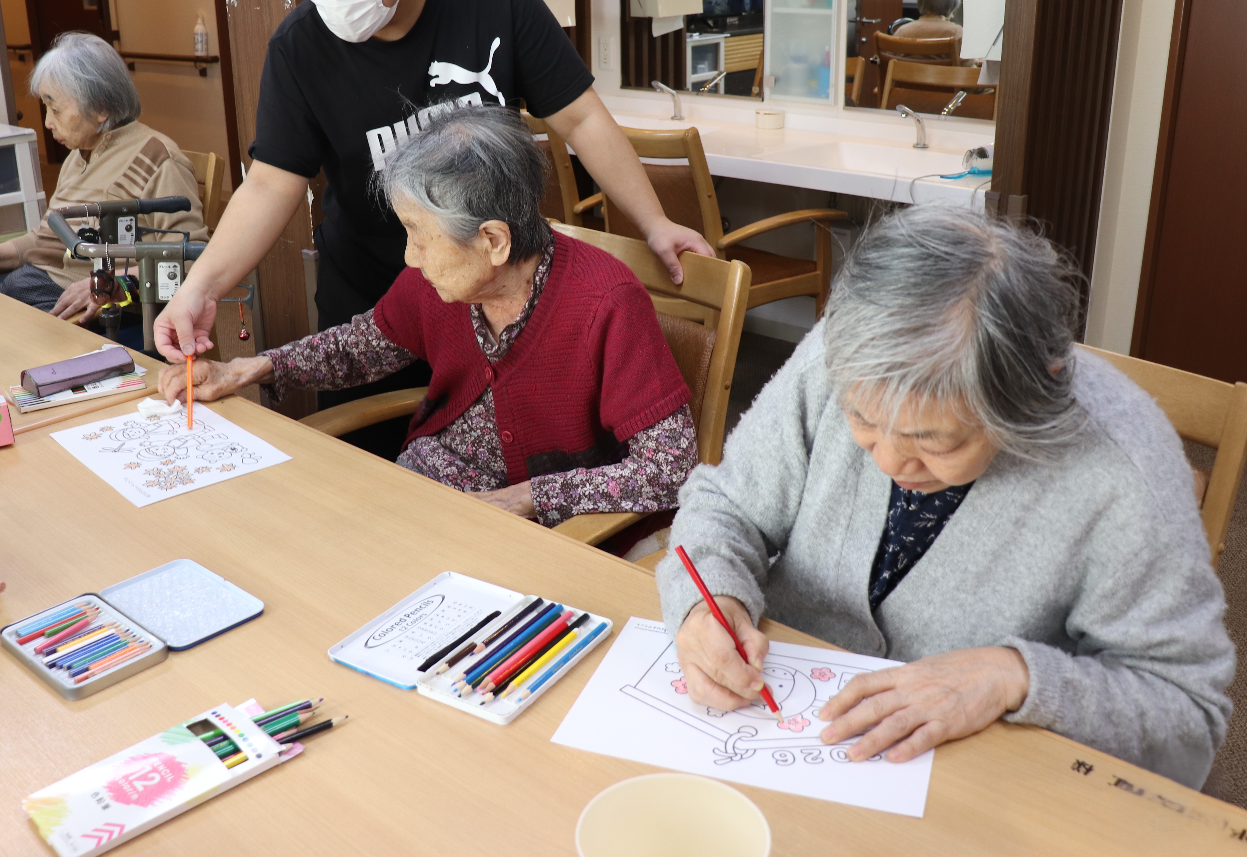 季節にちなんだ塗り絵(#^.^#)