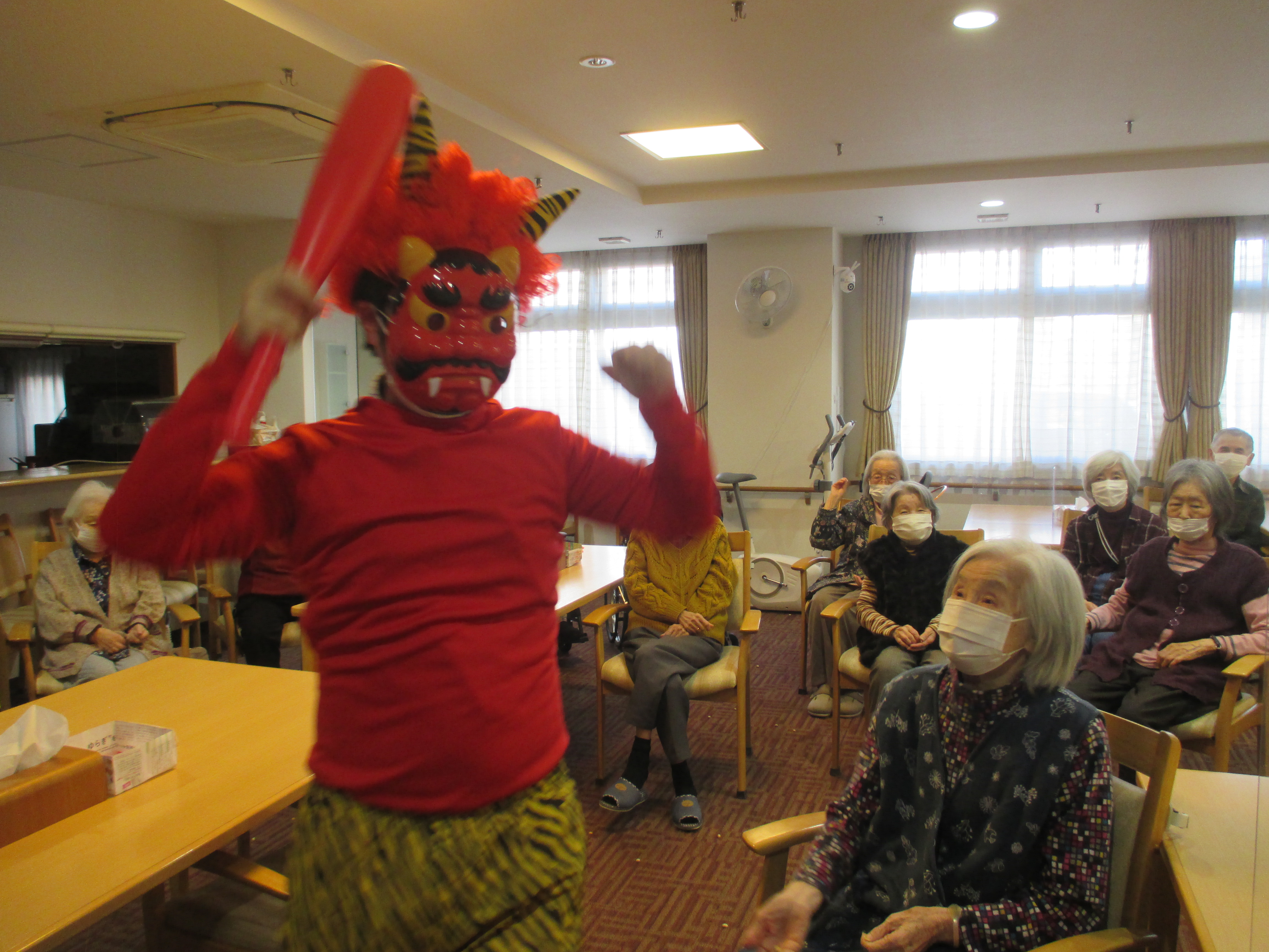 節分『赤鬼だぁー』