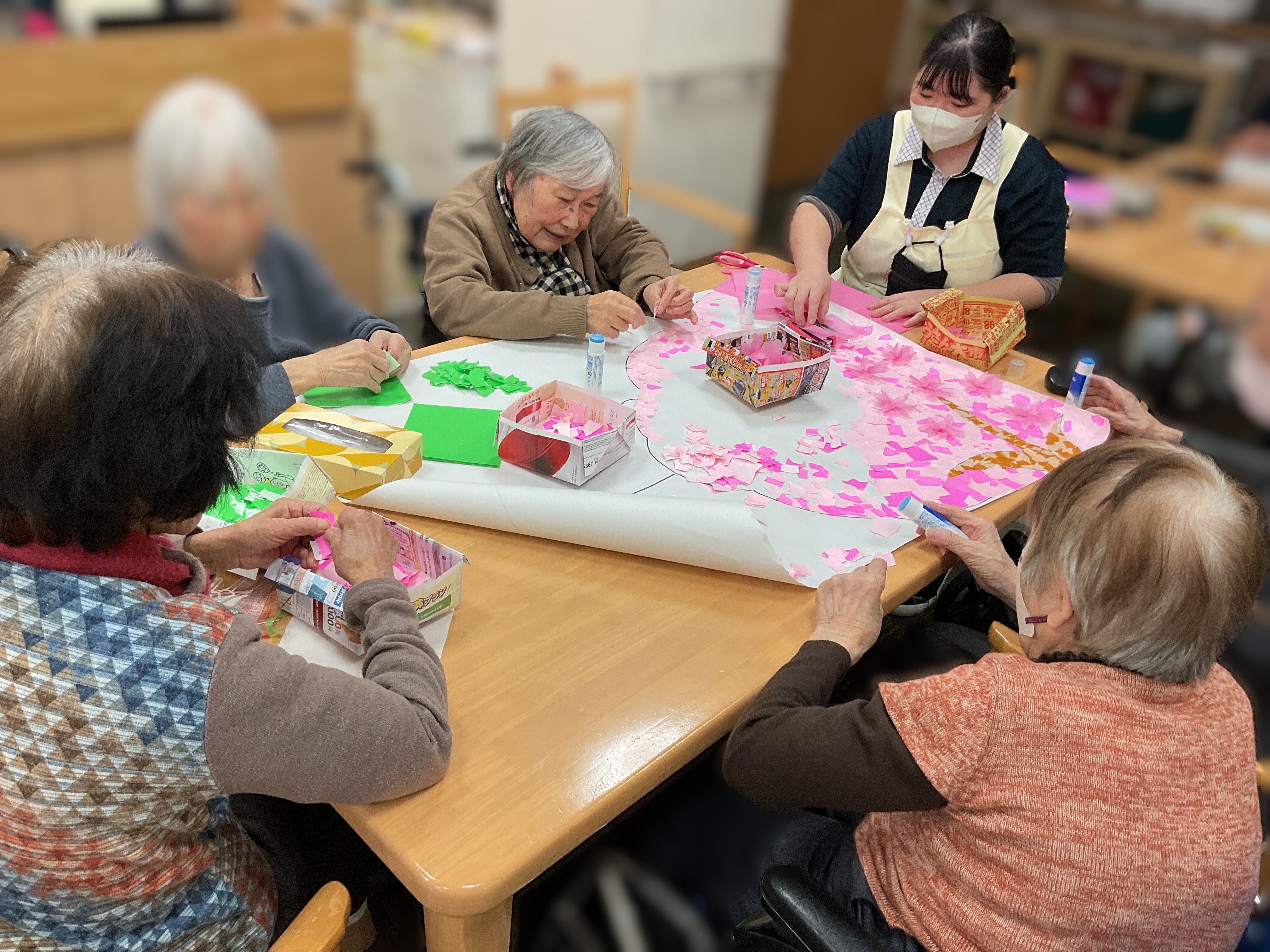 小規模多機能-2月　春に向けて創作レク