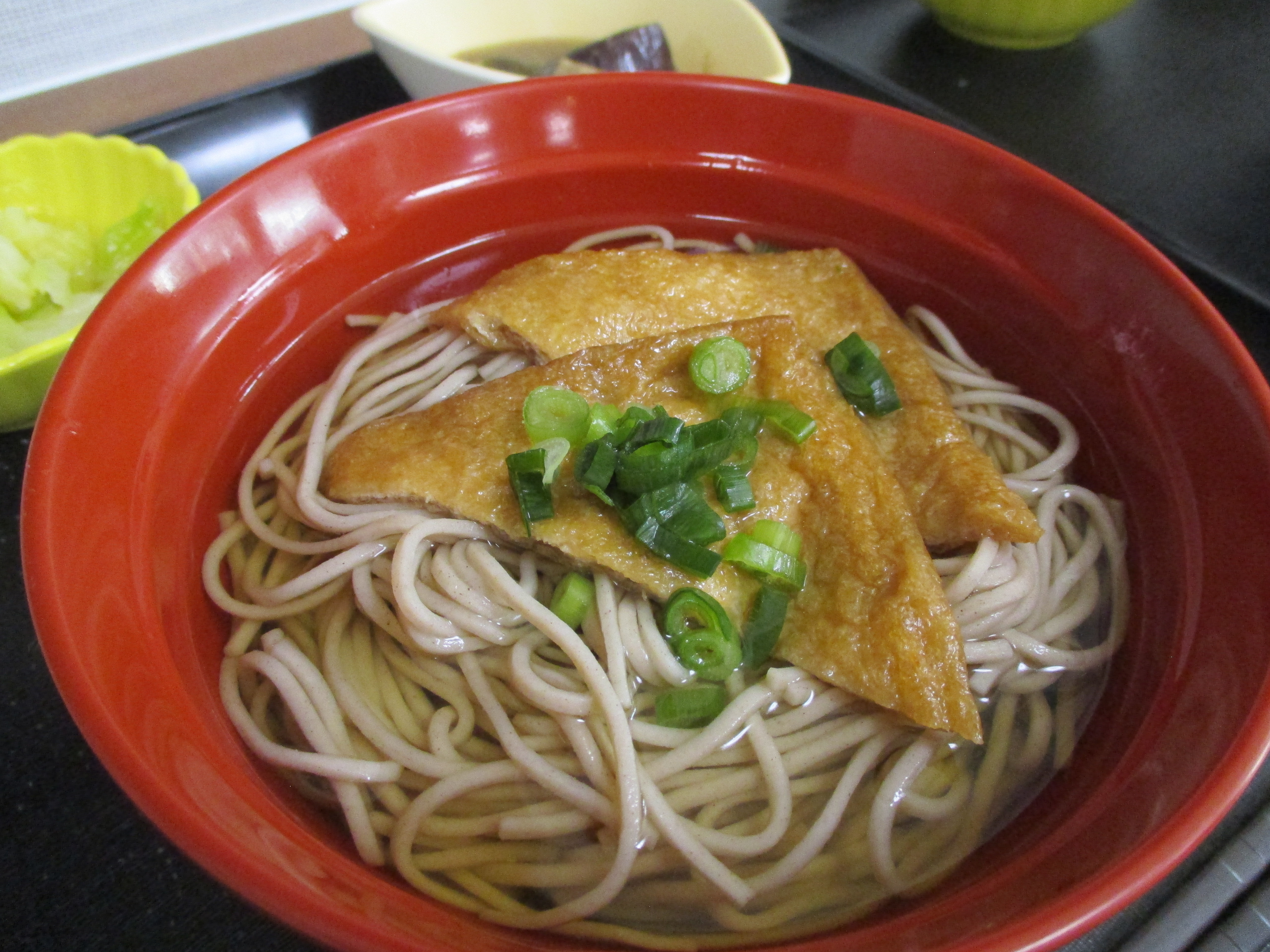 お昼はきつねそば！1F