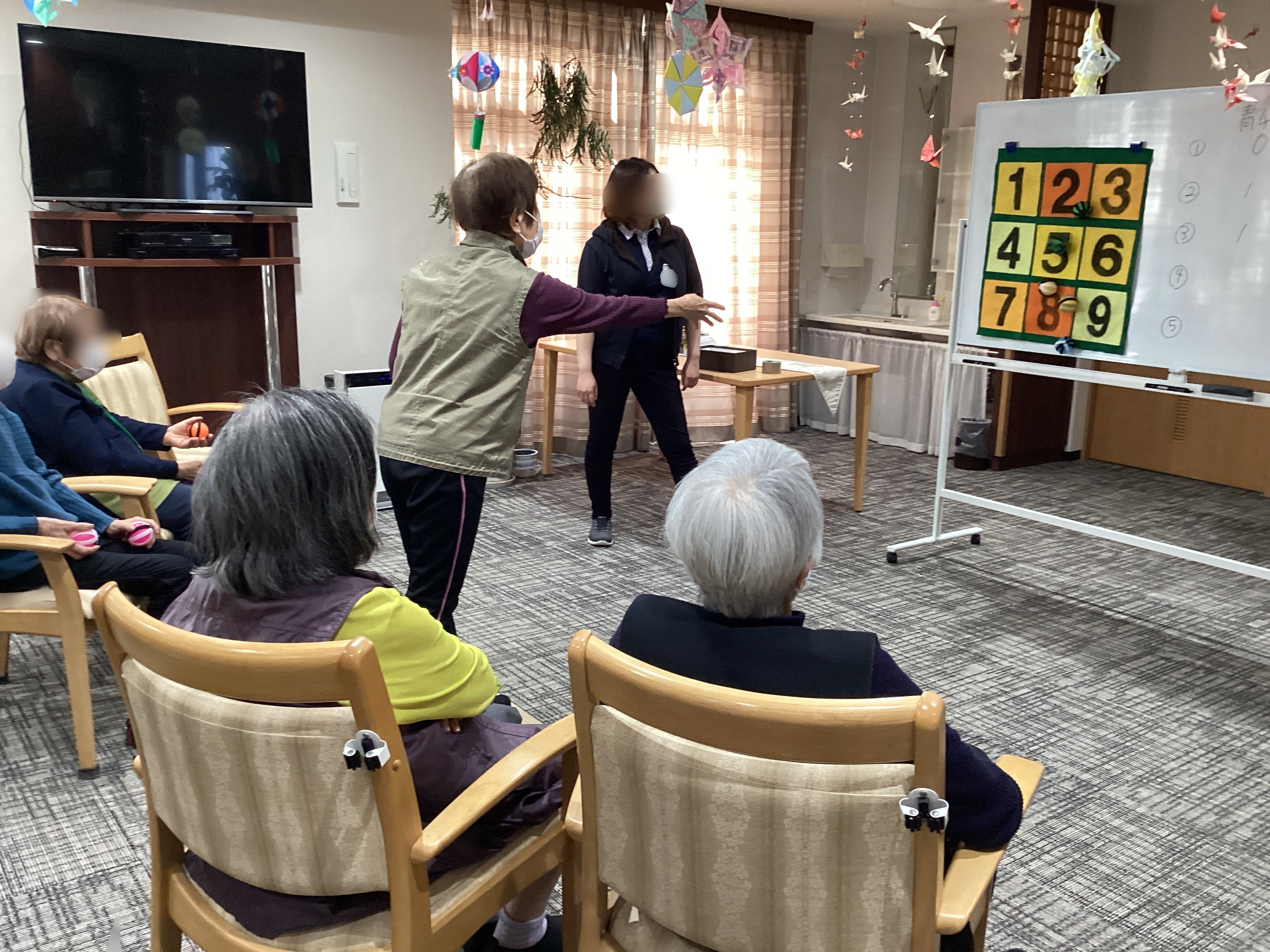 狙いを定めてボールビンゴ