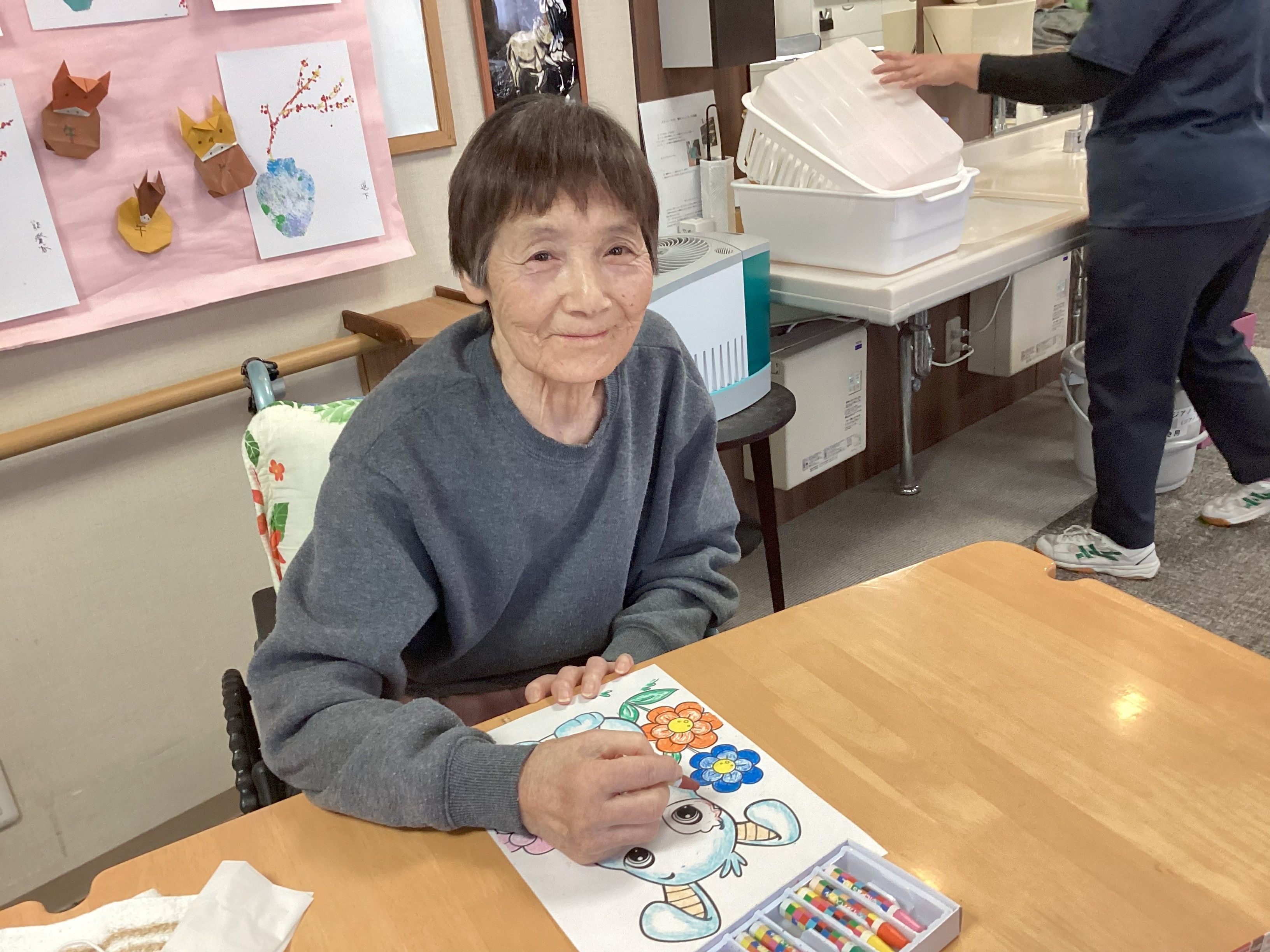 ぬり絵を楽しみました(*^^*)