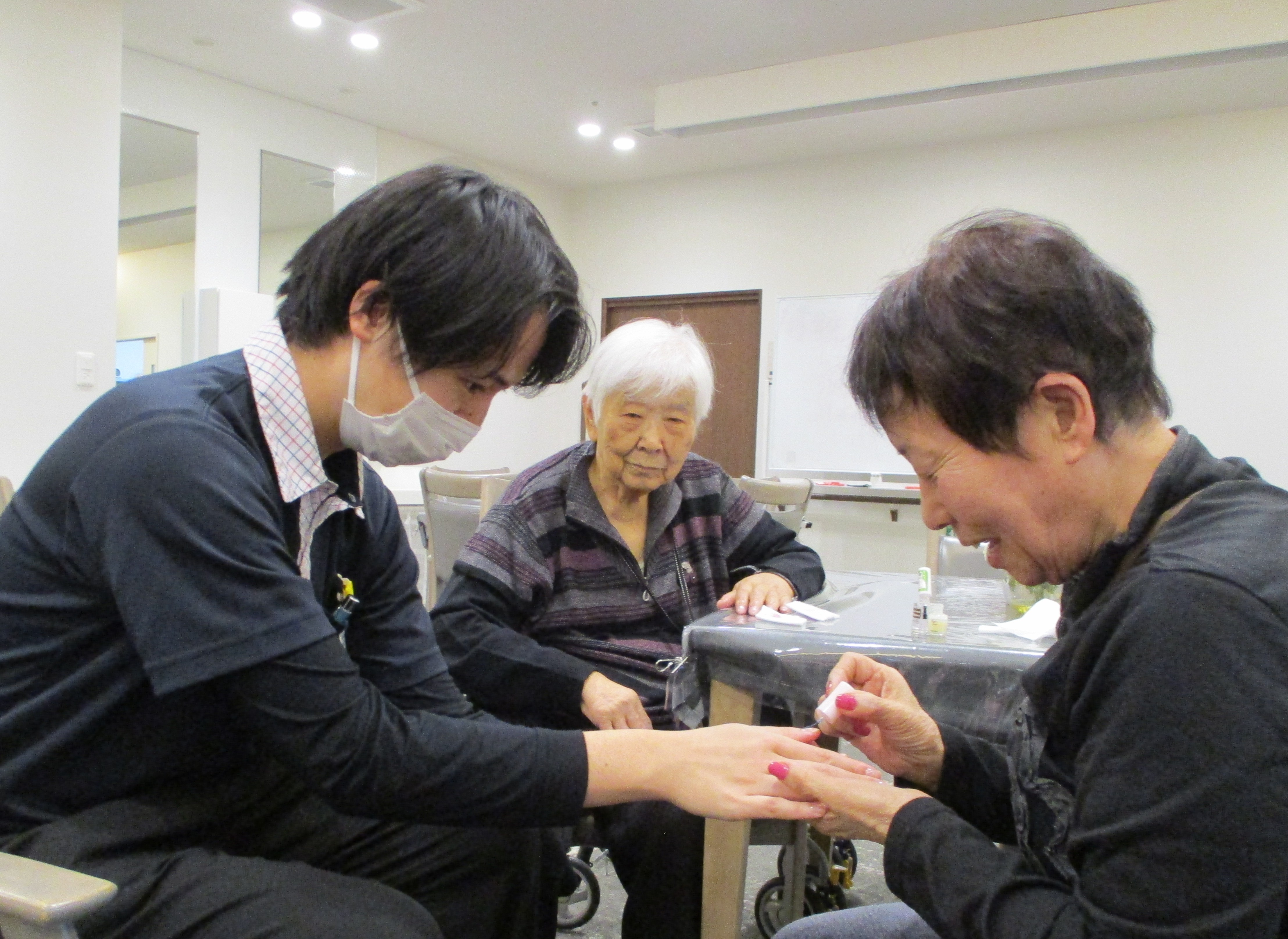 ネイルサロン開設？？　!(^^)!