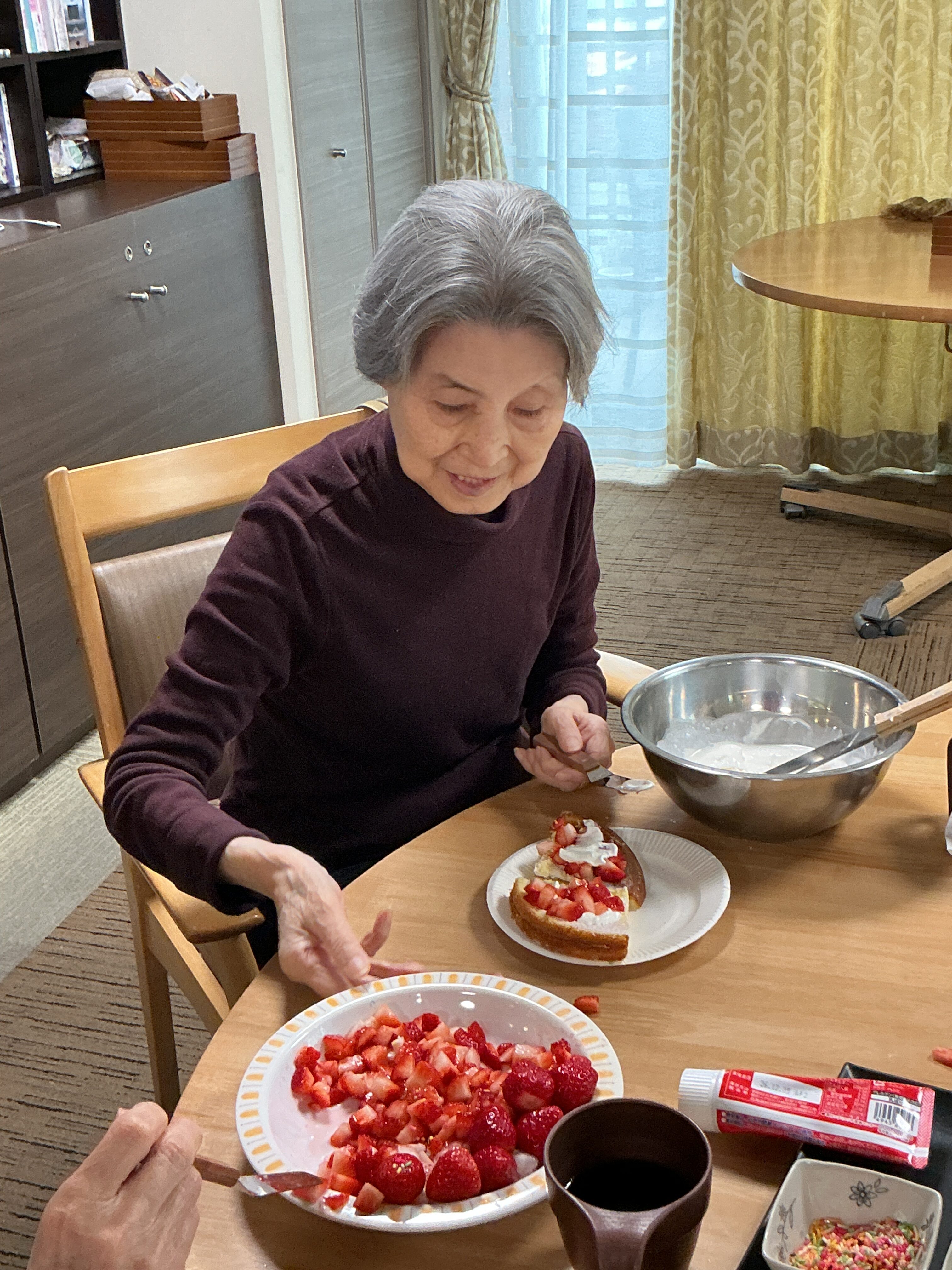 苺のケーキ作り