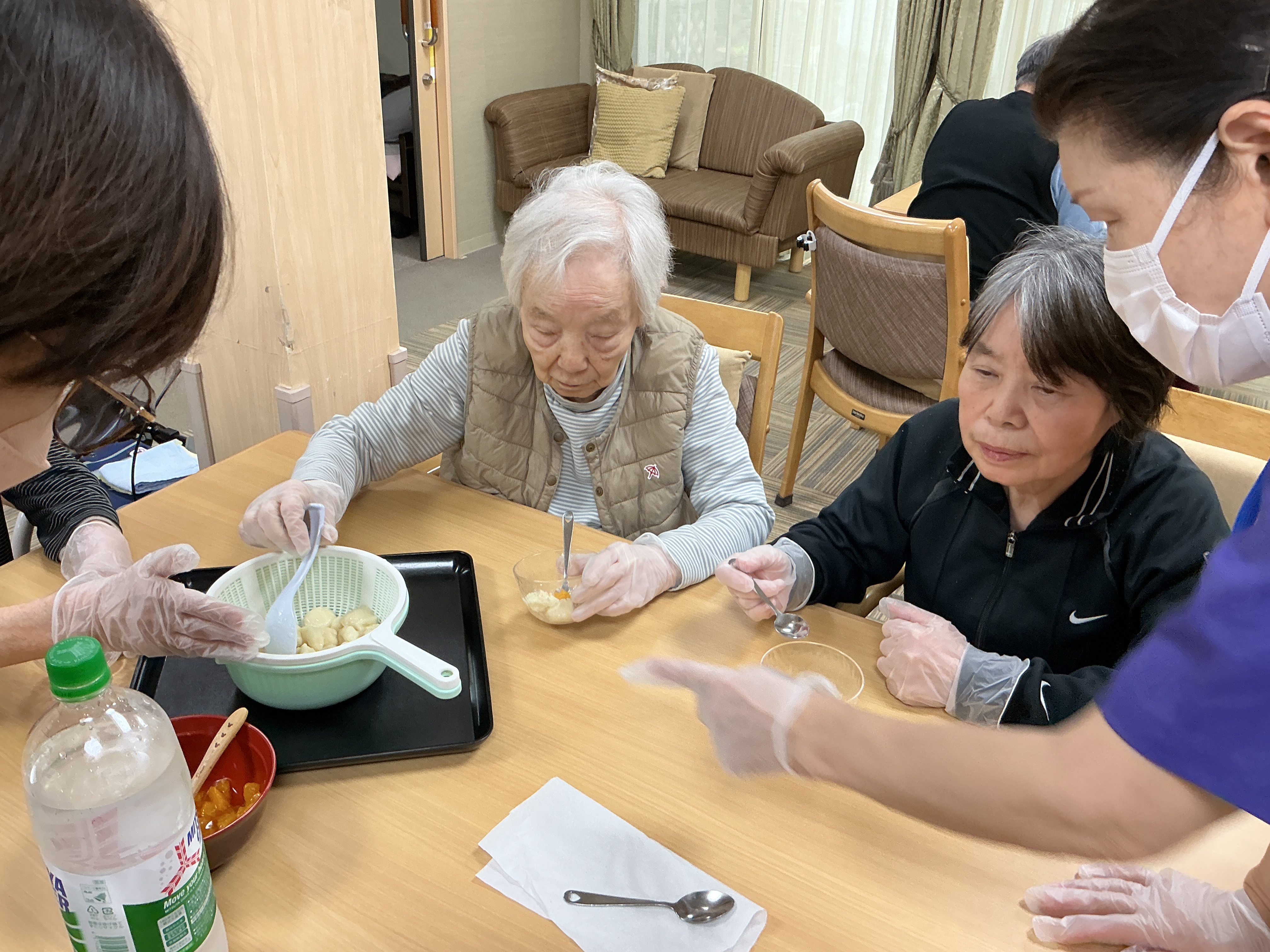 おやつレク☆～白玉作り～