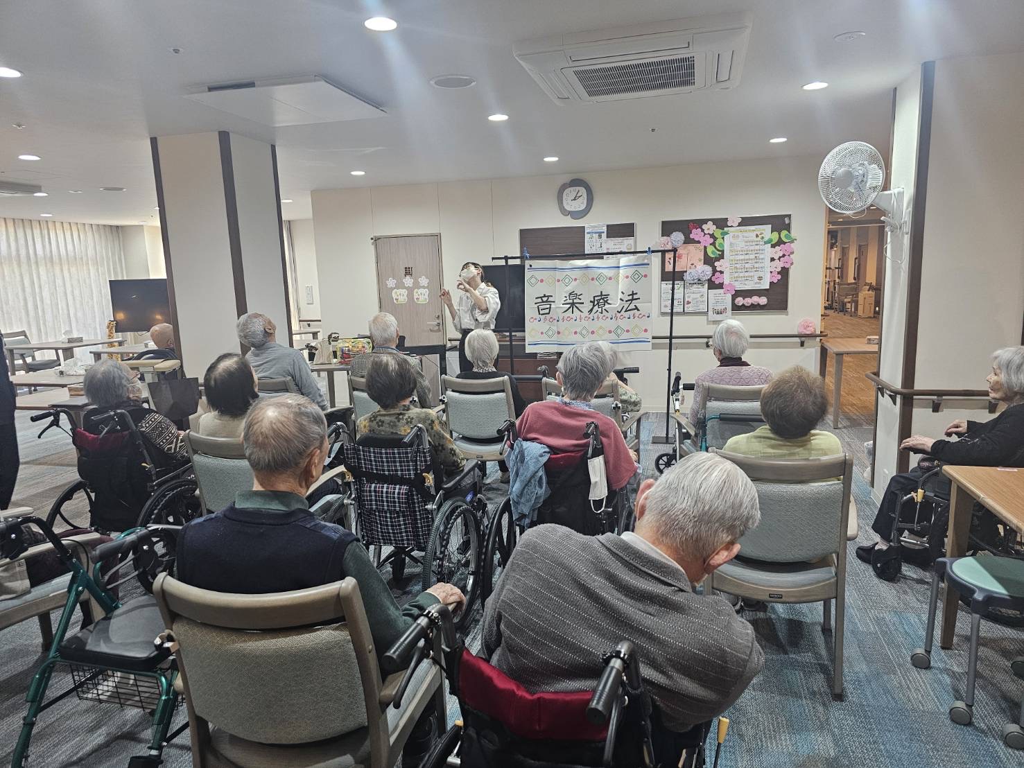 日曜日の音楽療法