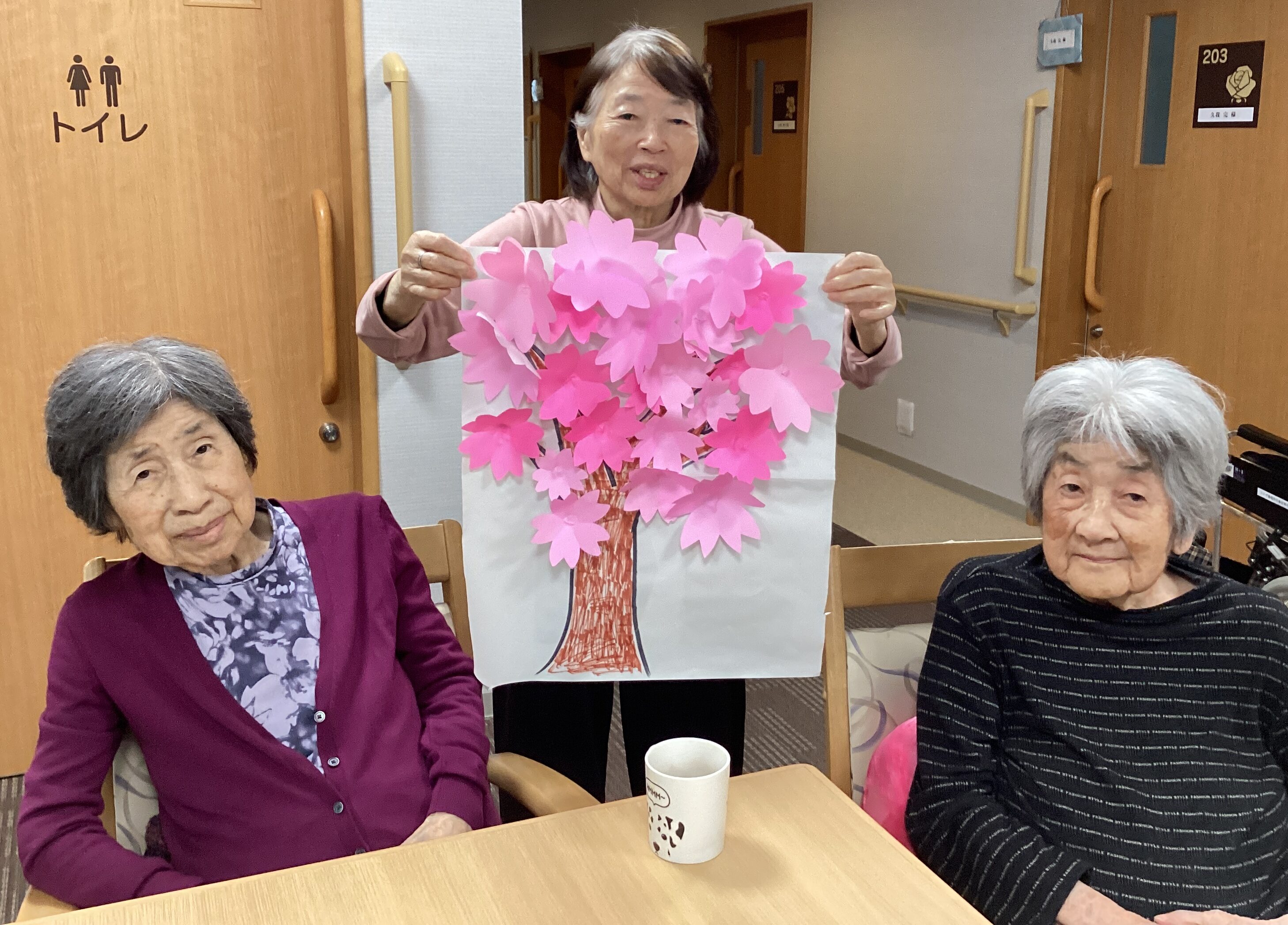 施設の中も桜咲く🌸