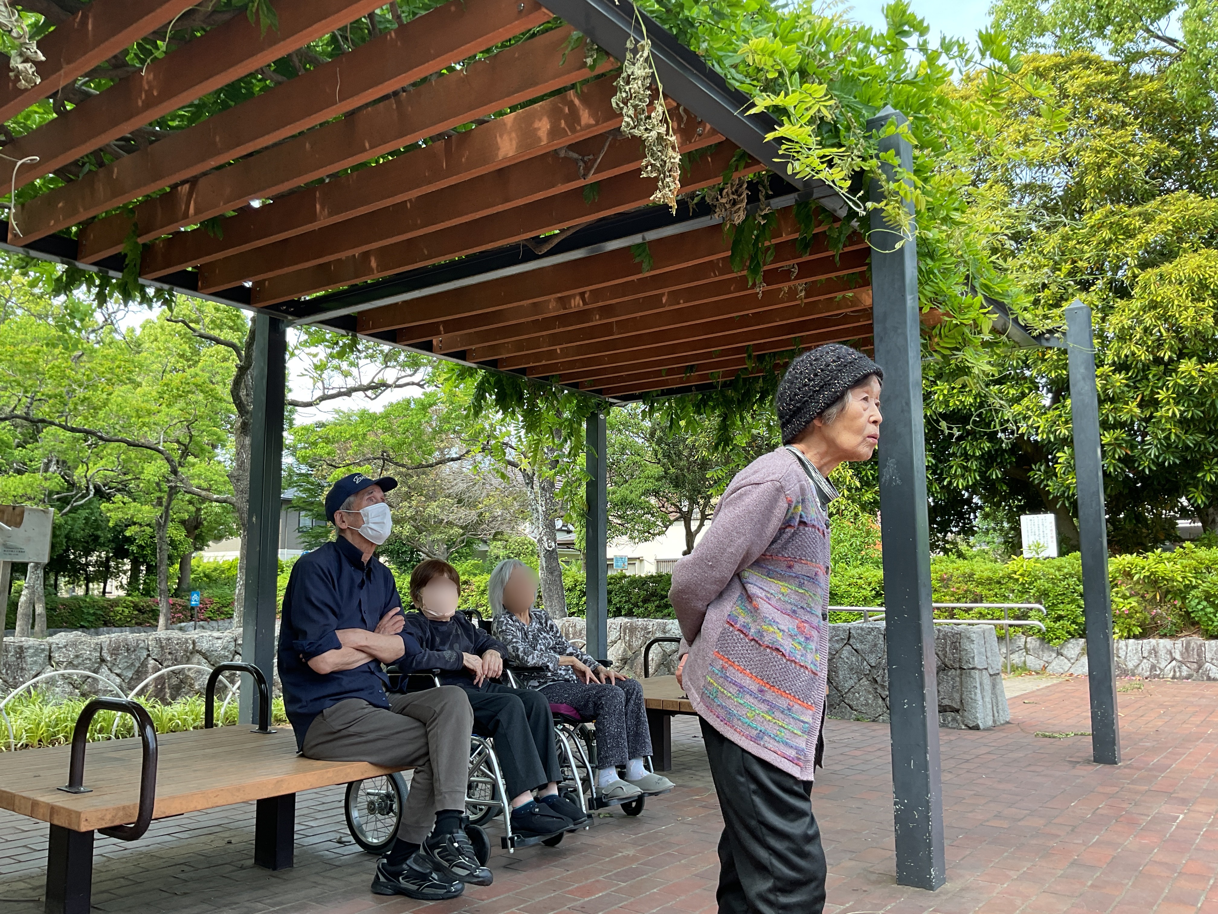 小規模多機能　5月ー④　お散歩