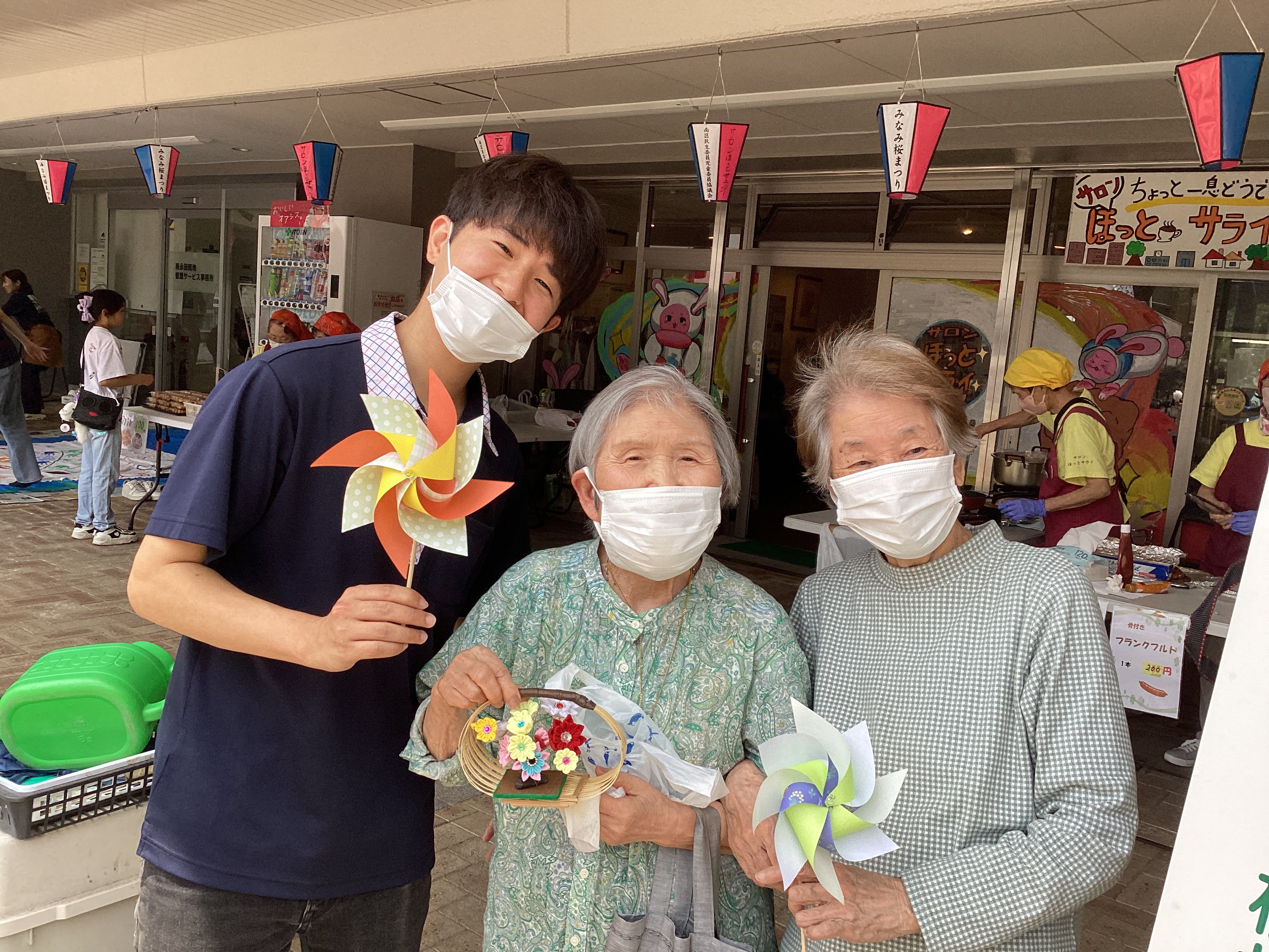 毎月恒例の地域交流のつながり祭で皆さんと楽しく♪