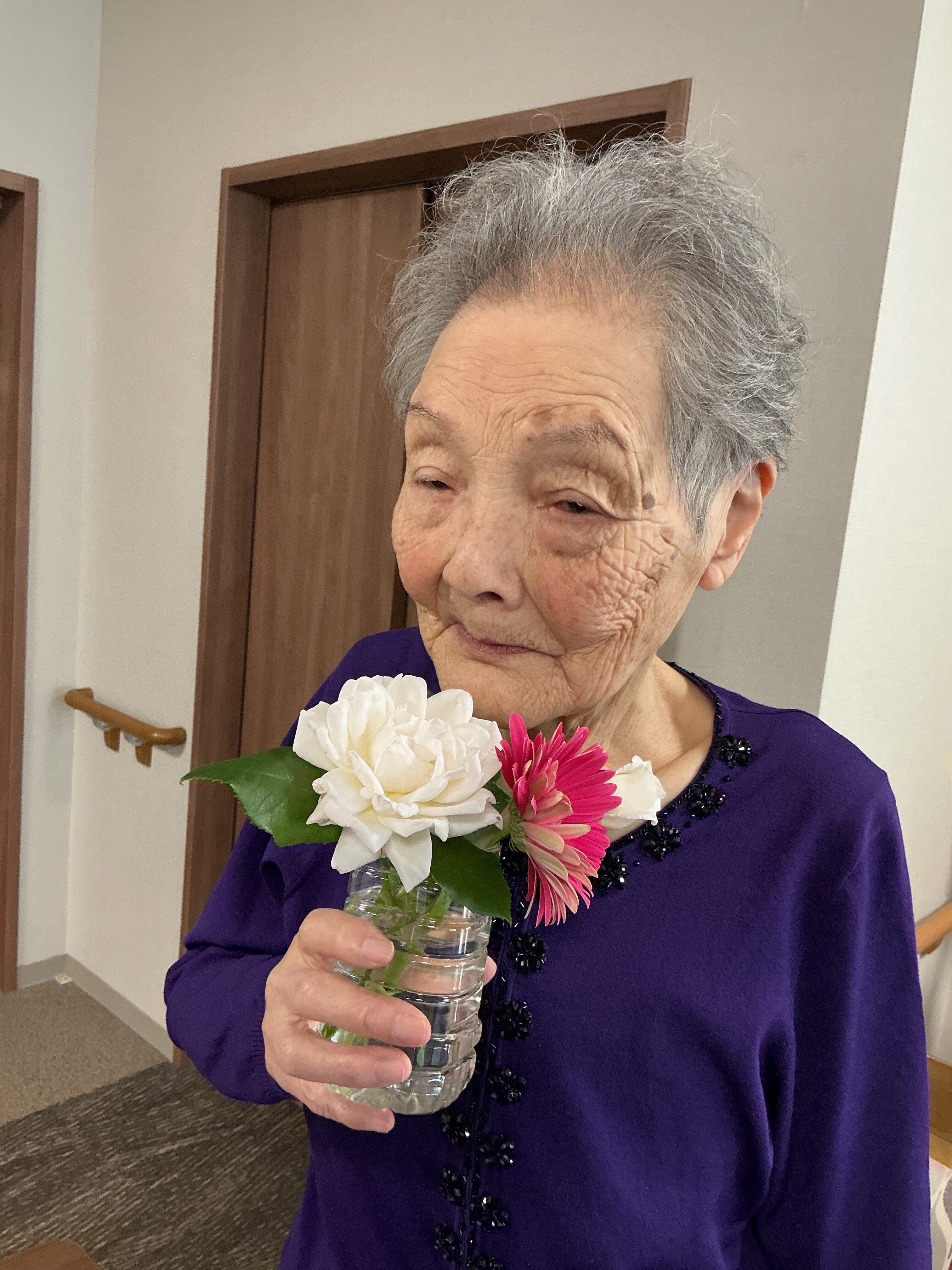 季節の花がお出迎え♪