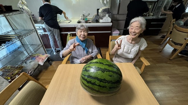 みんなで西瓜